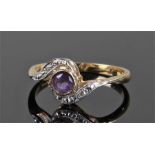 9 carat gold amethyst set ring, with wavy shank design, central amethyst, ring size N