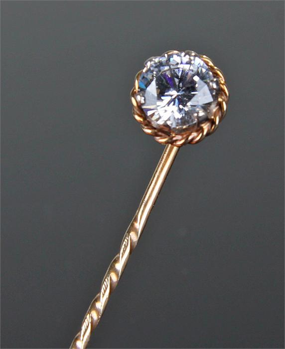 Cubic zirconia set stick pin, with a 1.25 carat cubic zirconia head - Image 3 of 4