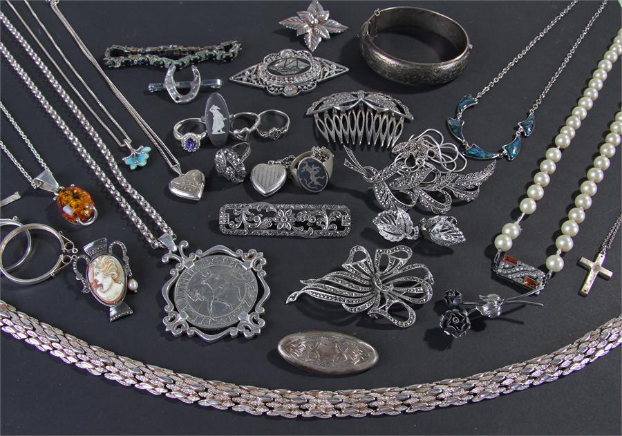 Mixed silver jewellery, to include a necklace, buckle, brooches, pendants, rings, etc, mainly