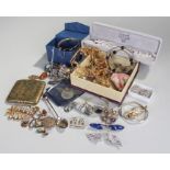 Mixed jewellery, to include mixed brooches, bracelets, brooches and rings, (qty)