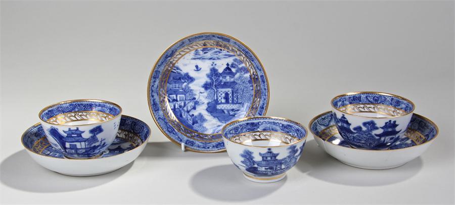 Set of three early 19th Century tea bowls and sauc