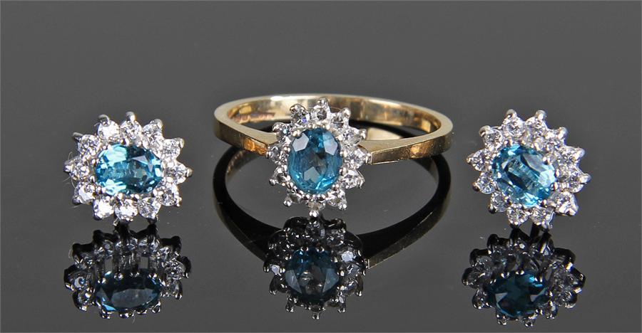 Jewellery set, to include a 9 carat gold and topaz