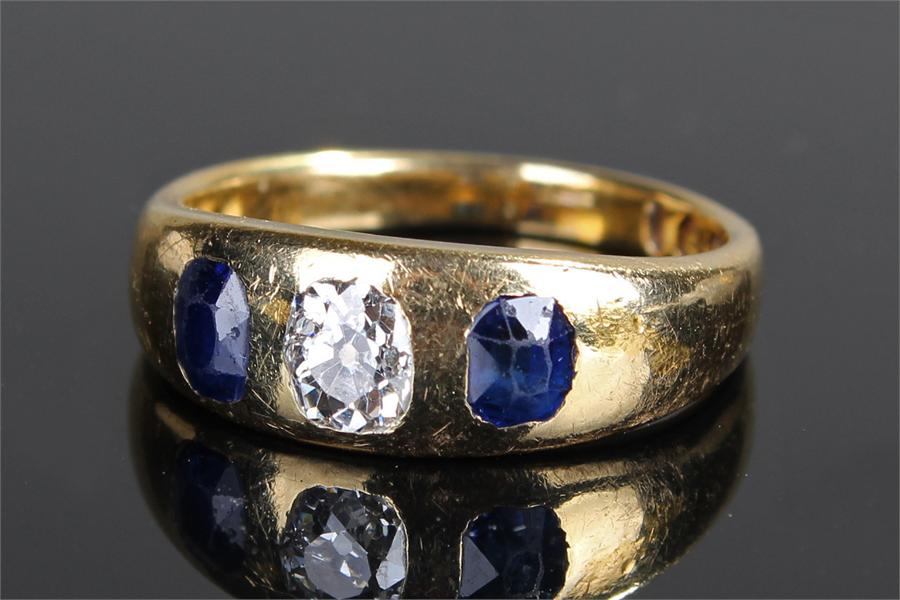 18 carat gold diamond and sapphire ring, with a ce