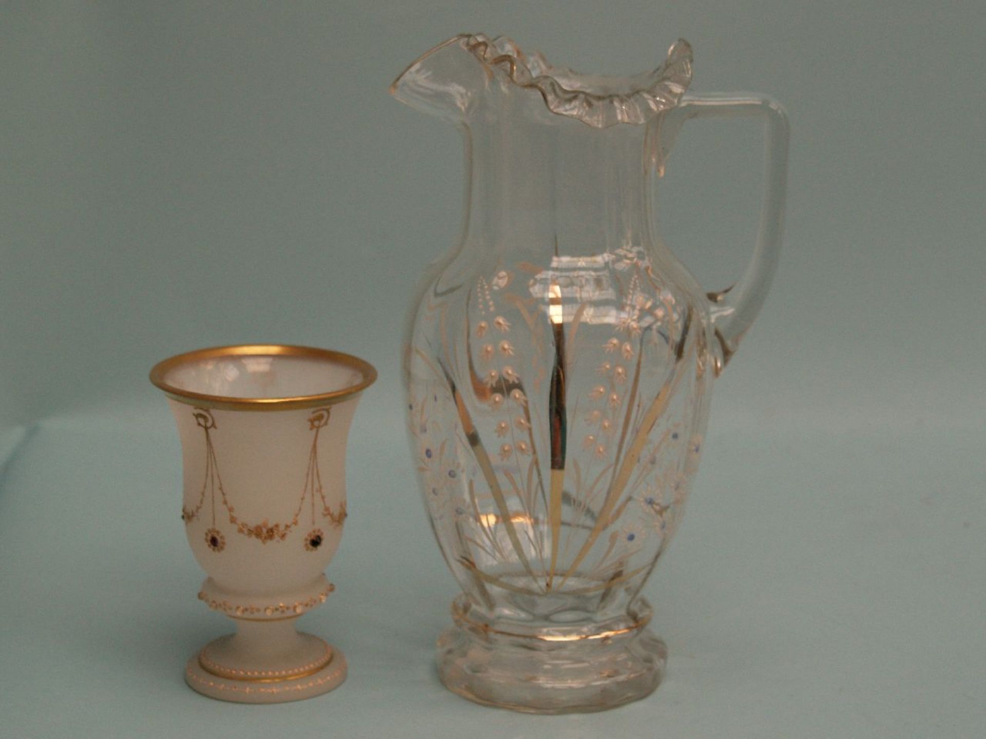 Glaskrug & Kelchglas - Glaskrug:Anfang 20.Jh., farbloses Glas längsoptisch geblasen,Abriss im