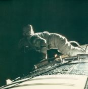 Harrison Schmitt - Ronald Evans performs the last EVA in deep space, Apollo 17, December 1972
