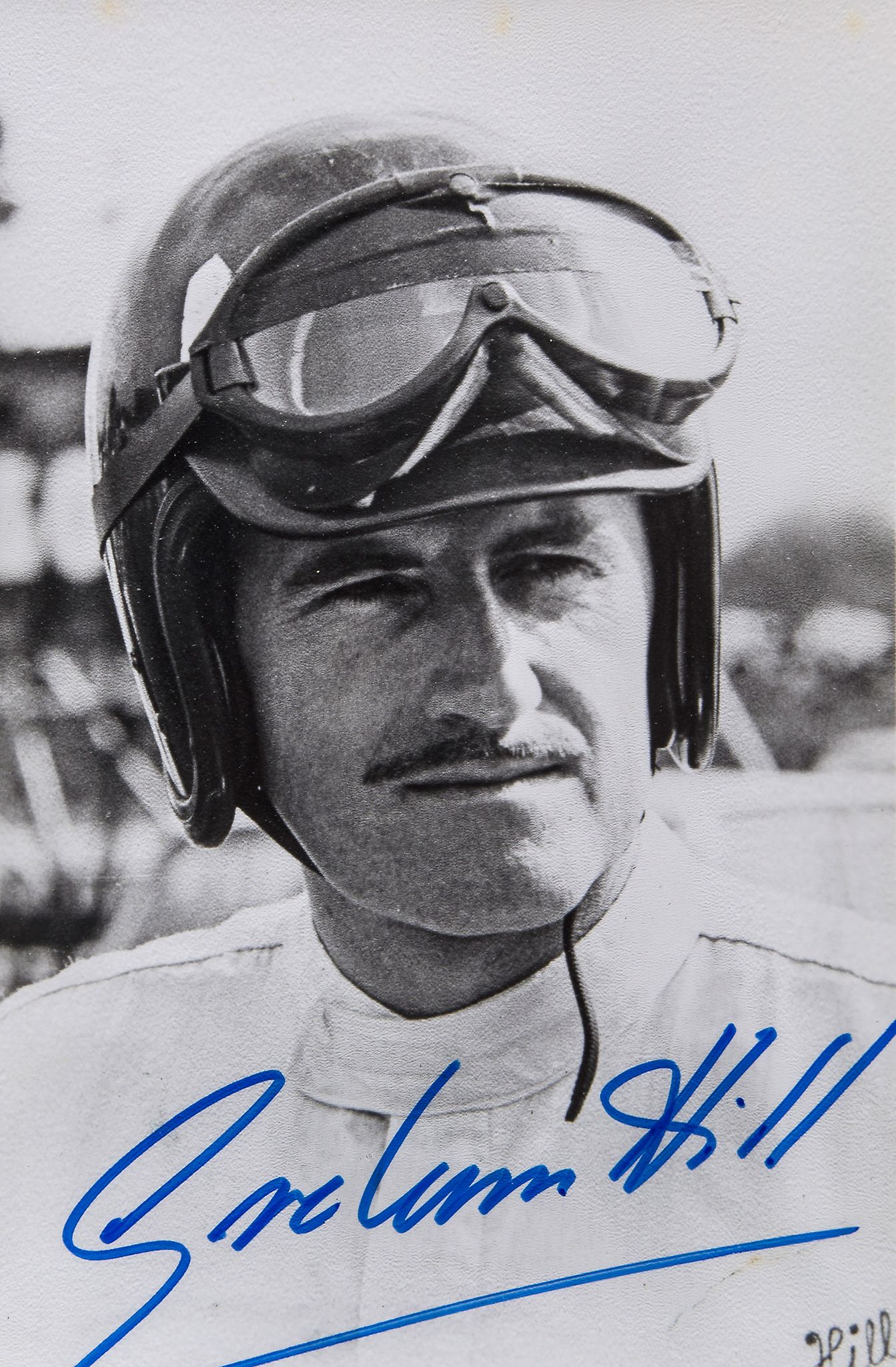 AUTOGRAPHS COLLECTION - INCL. SPORT - Large collection of signed photographs, cards, letters Large - Image 7 of 10