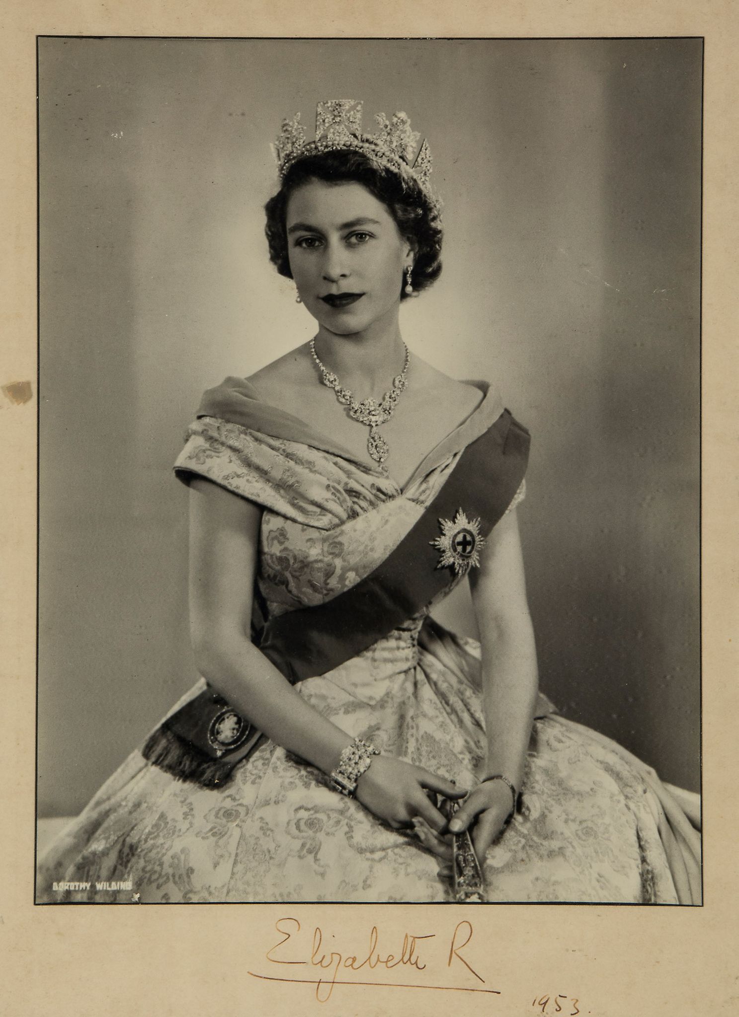 ELIZABETH II, QUEEN & PRINCE PHILIP - D. WILDING - Black and white, three-quarter length photographs