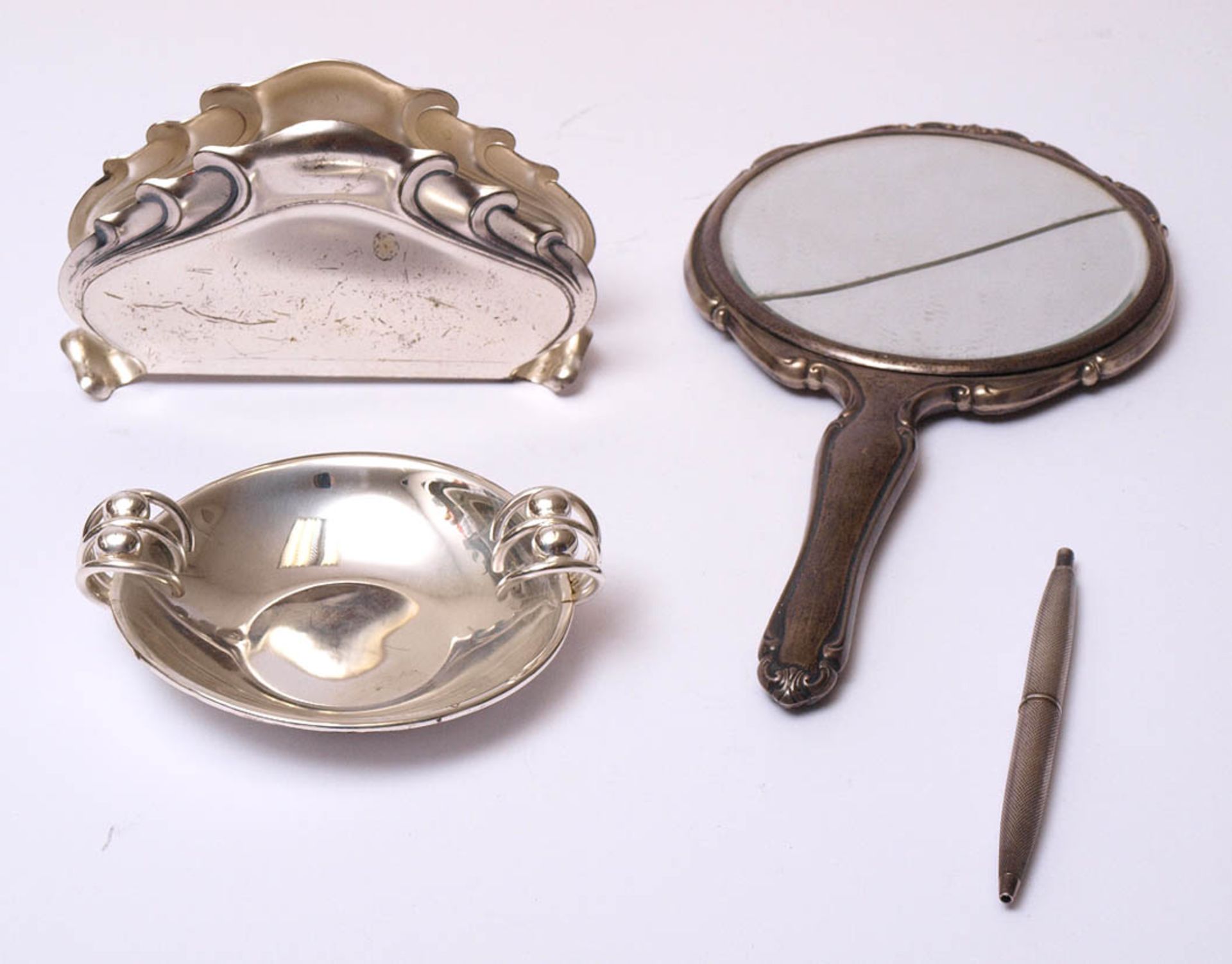KonvolutHandspiegel (Silber 835, Spiegel gebrochen), versilberter Serviettenhalter, versilbertes