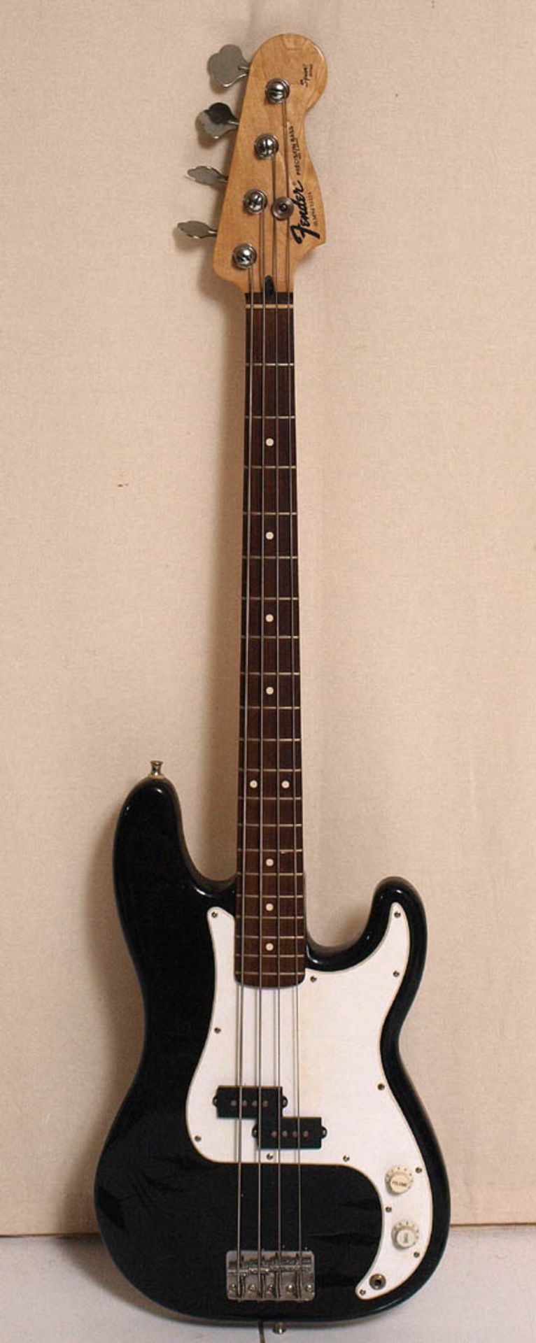 E-Bass, Fender SquireAufrufpreis: 100 EUR