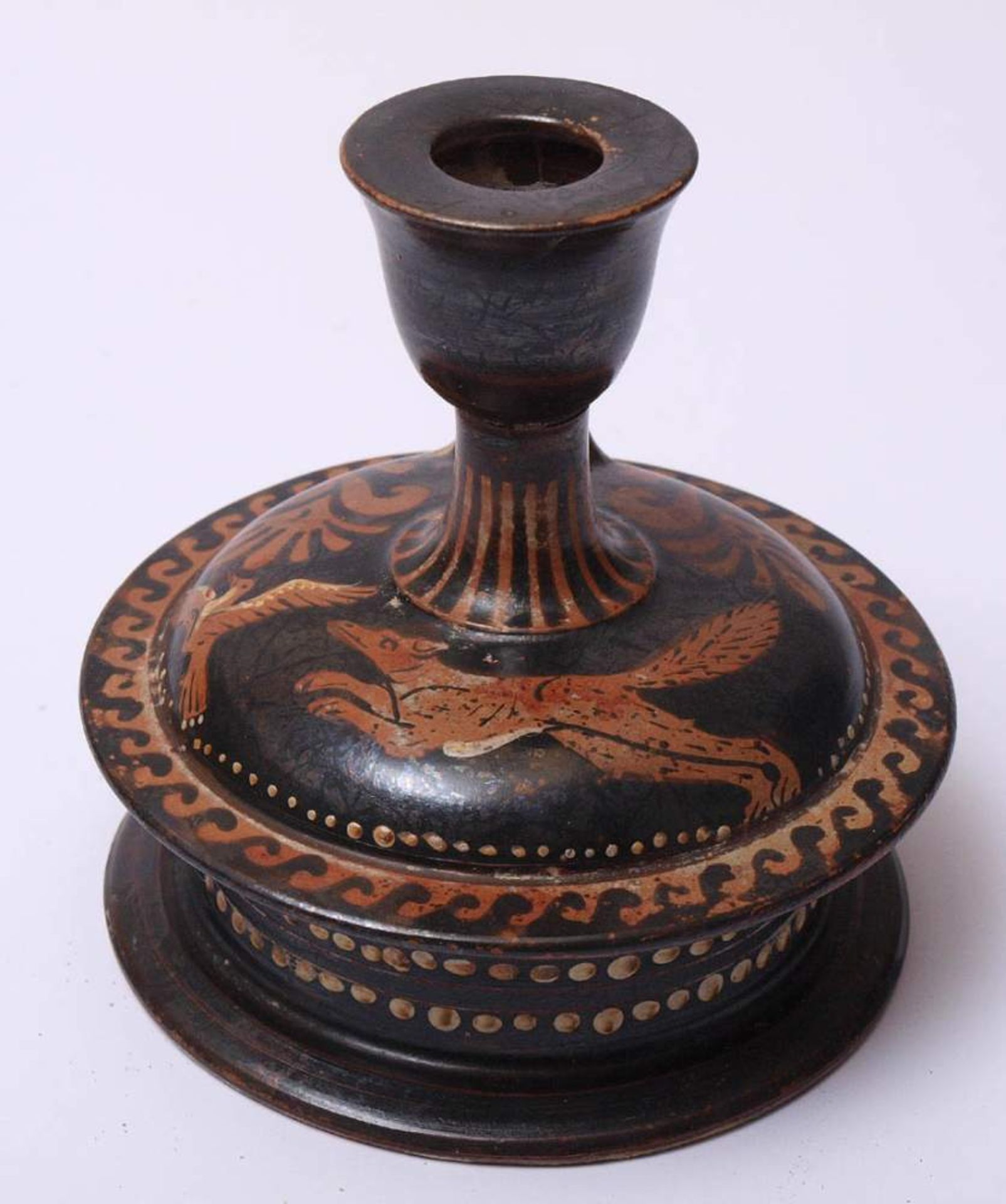 Apulische Epichysis, wohl 4.Jhdt. v.Chr.Schwarzgrundige Vase im Gnathia-Stil. Auf gewölbter - Bild 3 aus 10