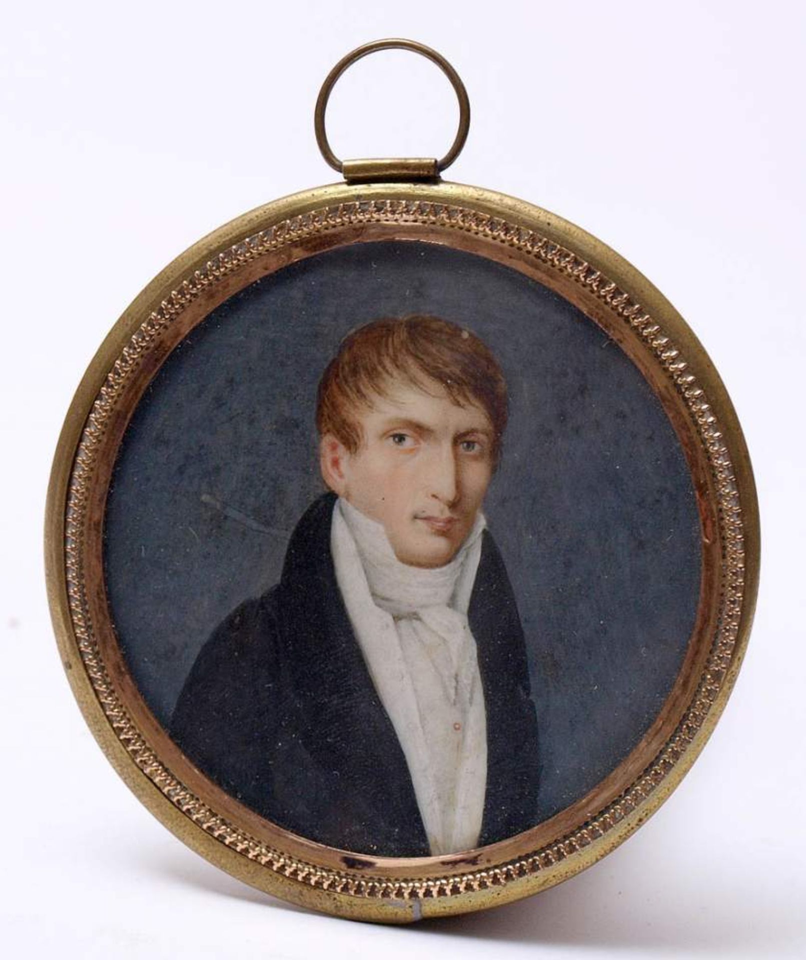 Miniatur, um 1810Brustbild eines vornehmen Herrn im schwarzen Gehrock mit weißer Weste,