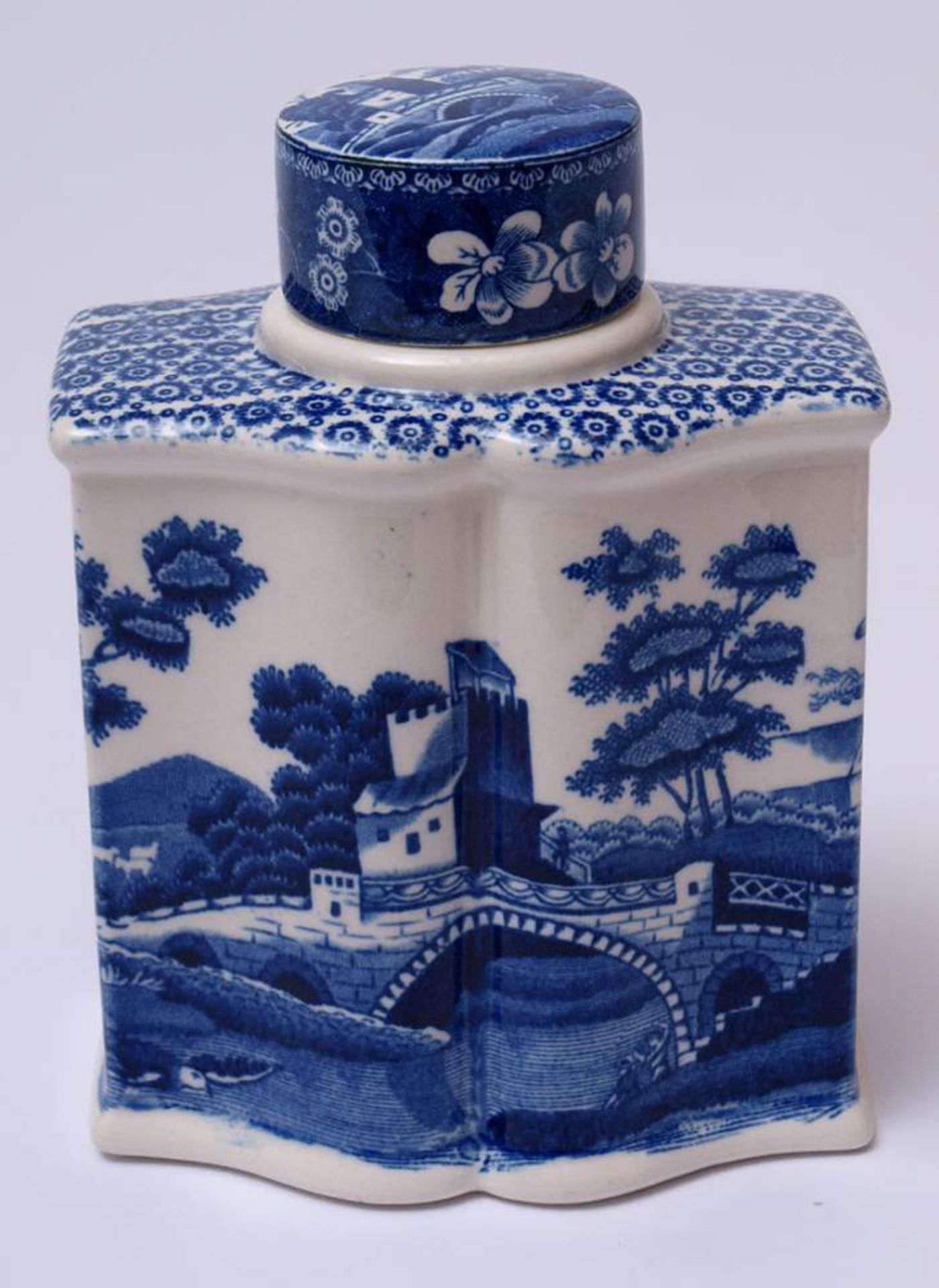 Teedose, CopelandBewegter rechteckiger Korpus mit Haubendeckel. Dekor Spode's Tower. H.13cm. - Bild 2 aus 5