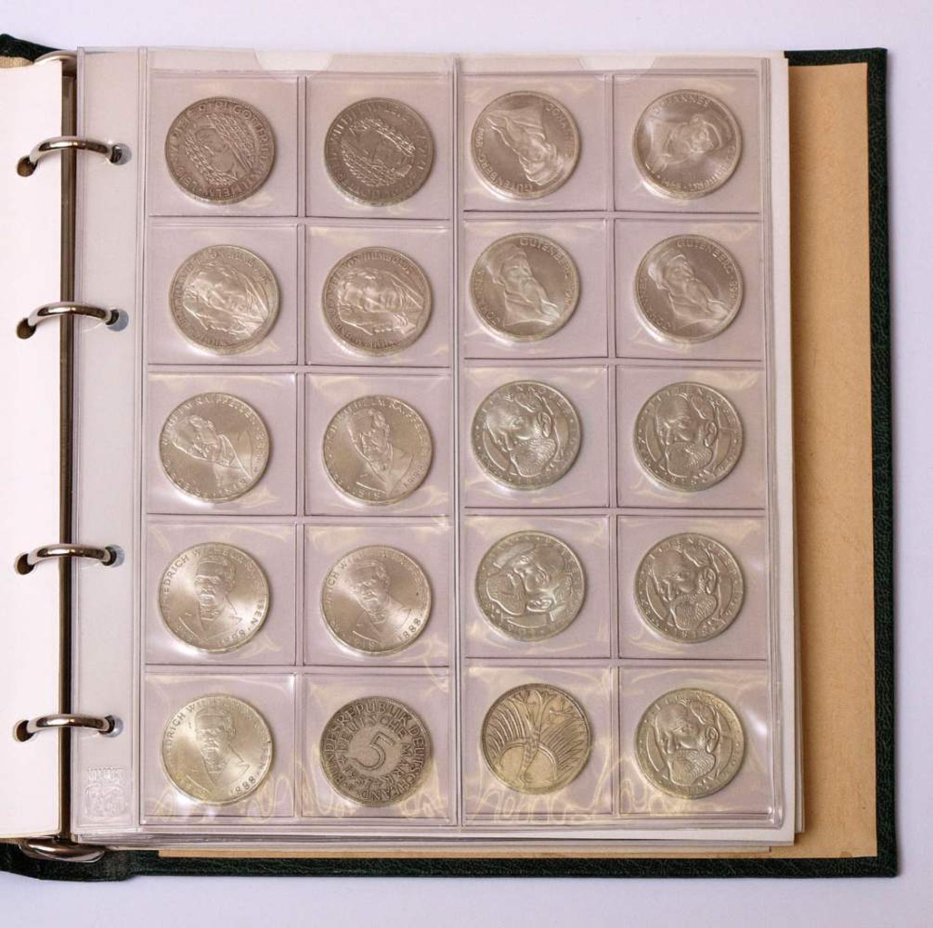 Konvolut SilbermünzenCa. 35 Zehn-Mark-Münzen, 141 Fünf-Mark-Münzen und div. andere. - Bild 3 aus 6