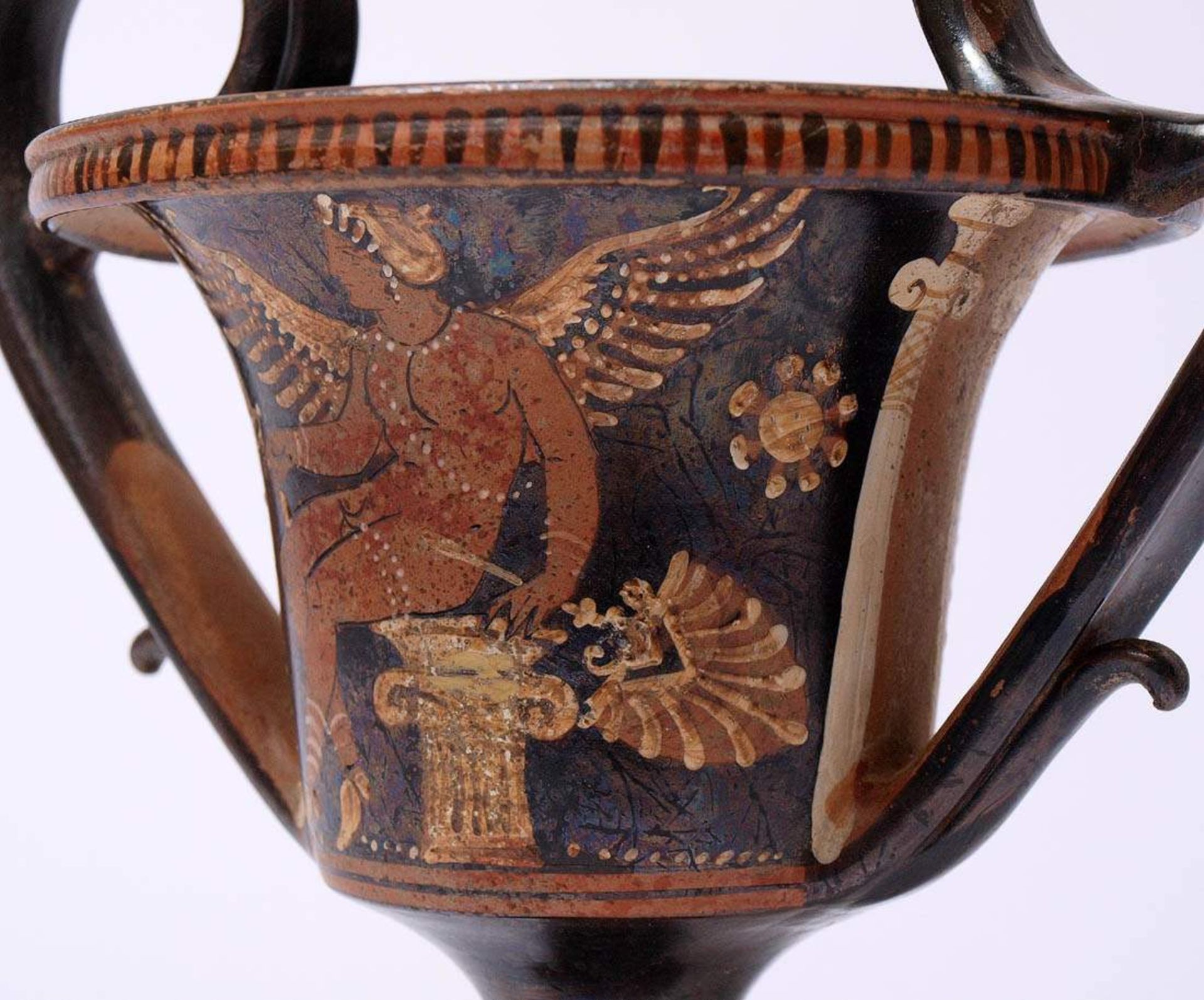 Apulischer Kantharos, wohl 4.Jhdt. v.Chr.Zweihenkeliges, schwarzgrundiges Weingefäß, Vorder- und - Bild 2 aus 17