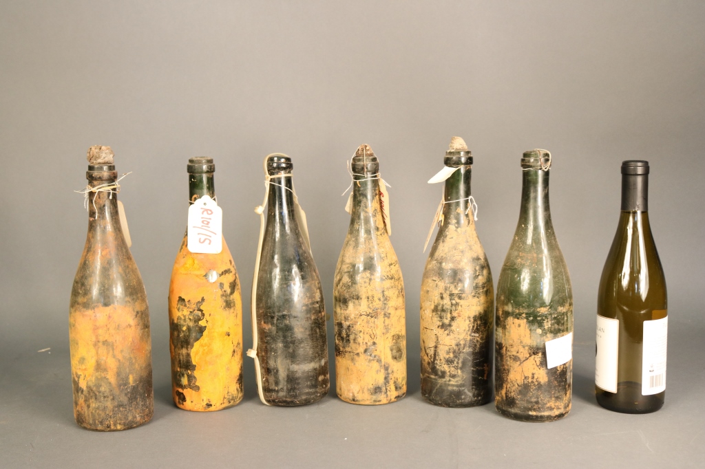 Lot of Six Moet & Chandon, wreck of RMS Republic Six Moet & Chandon champagne bottles from the - Image 2 of 2