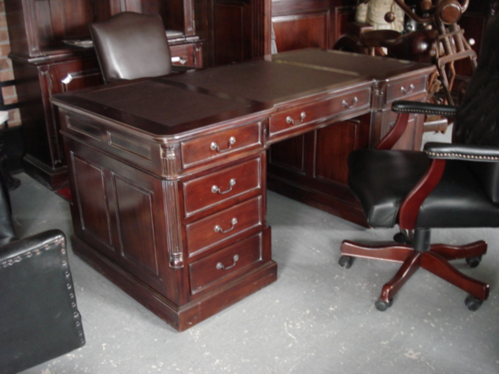 NEW PACKAGED SOLID MAHOGANY PEDESTAL DESK RRP 799