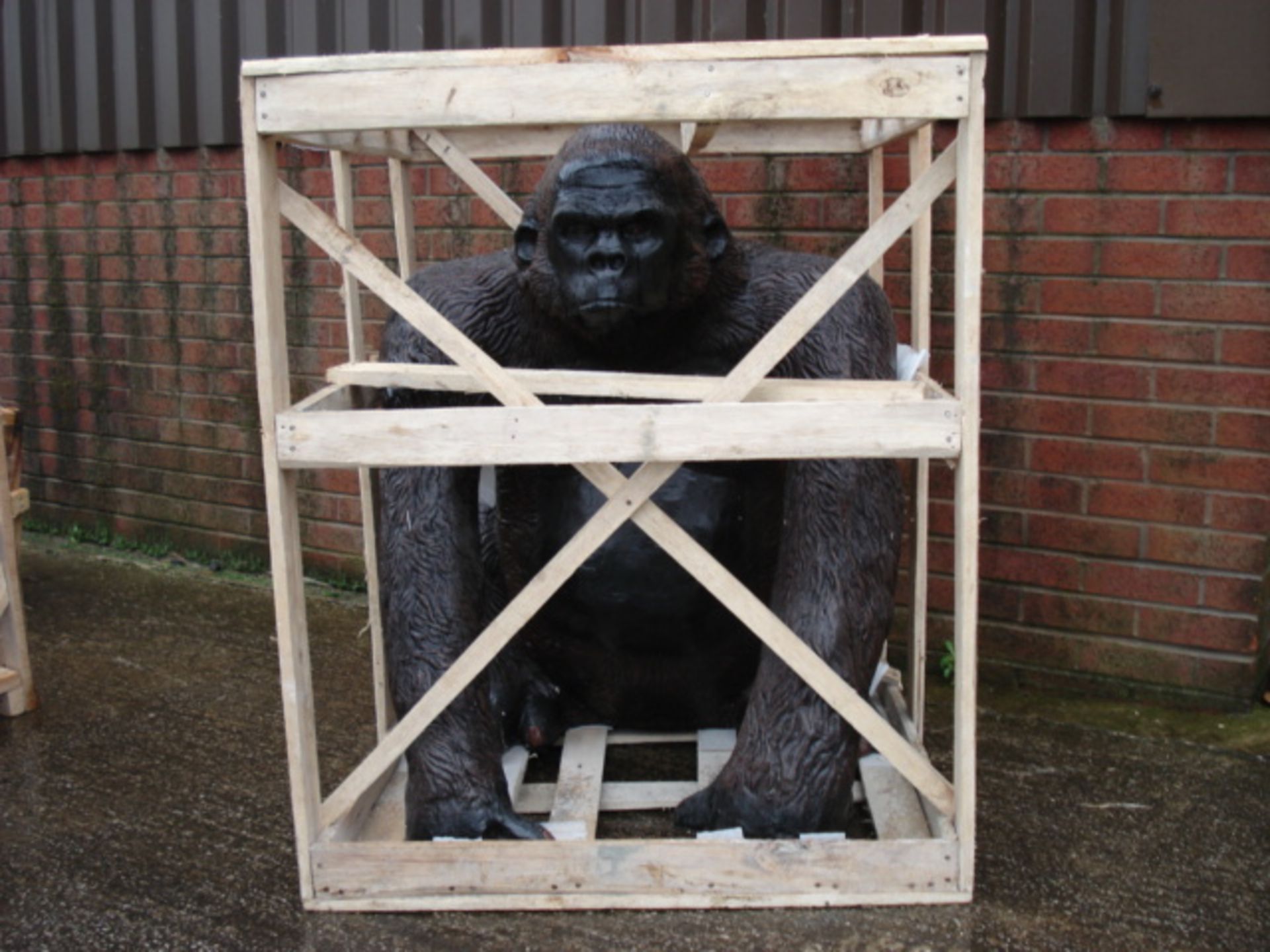 NEW CRATED LARGE LIFESIZE GORILLA STATUE