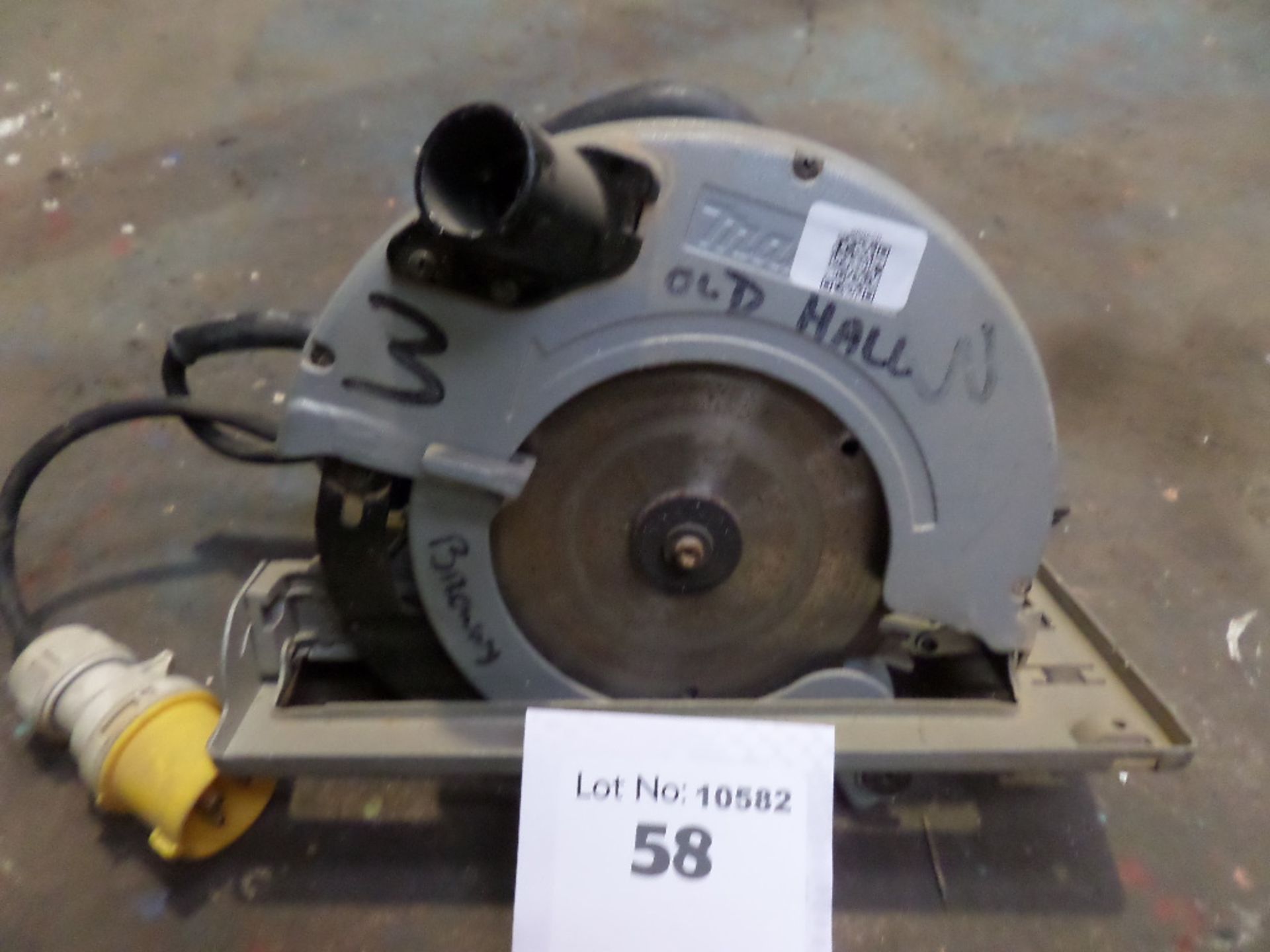 MAKITA 5703R {023095} CIRCULAR SAW 110V 110v 16amp connection and comes with blade. Tested and is wo