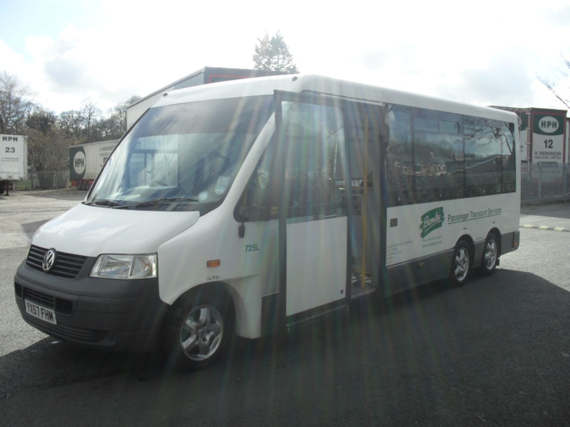 2007 VW Transporter based 12 seater mini bus with disabled access ramp. - Image 3 of 19