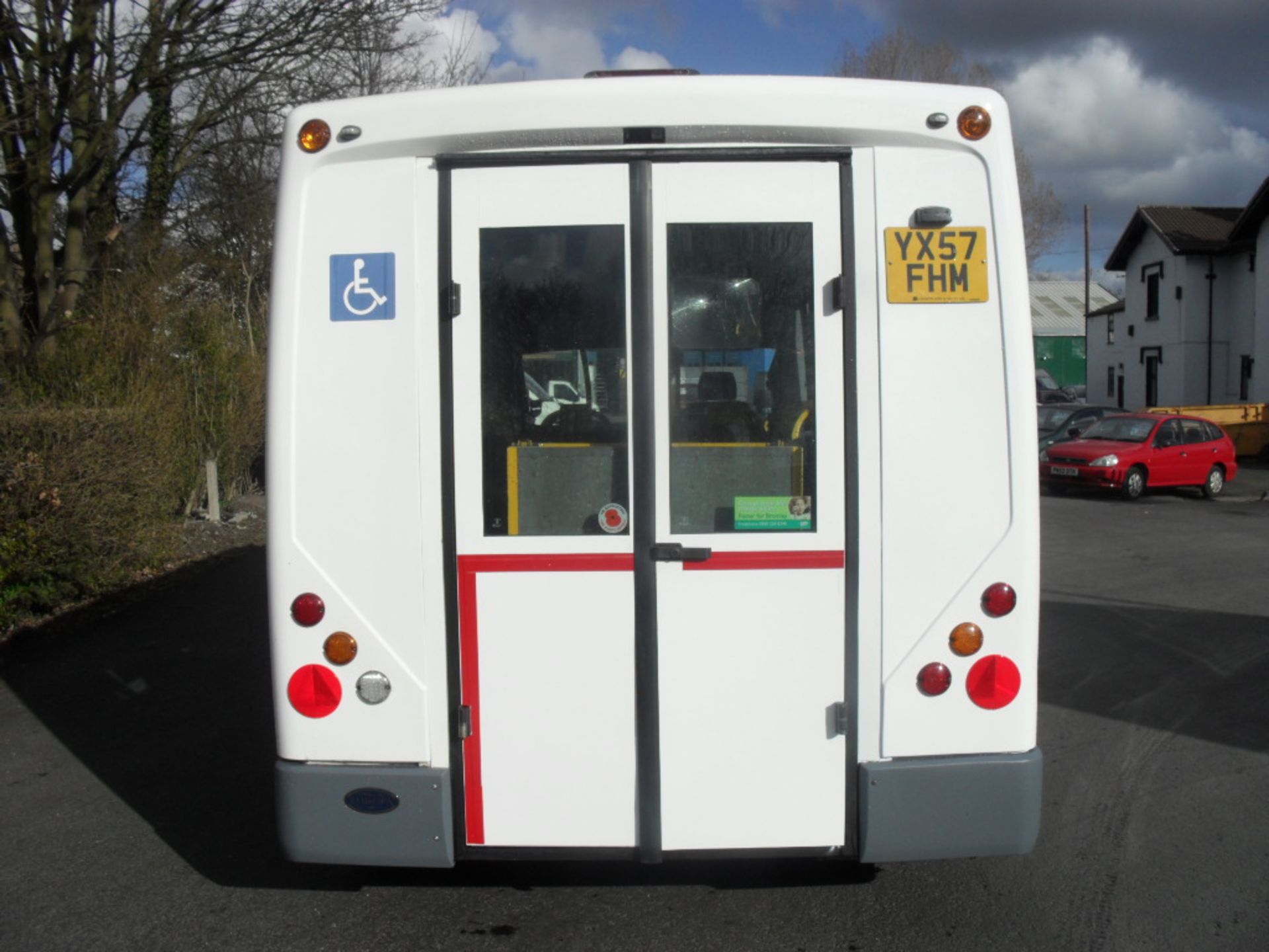 2007 VW Transporter based 12 seater mini bus with disabled access ramp. - Image 5 of 19