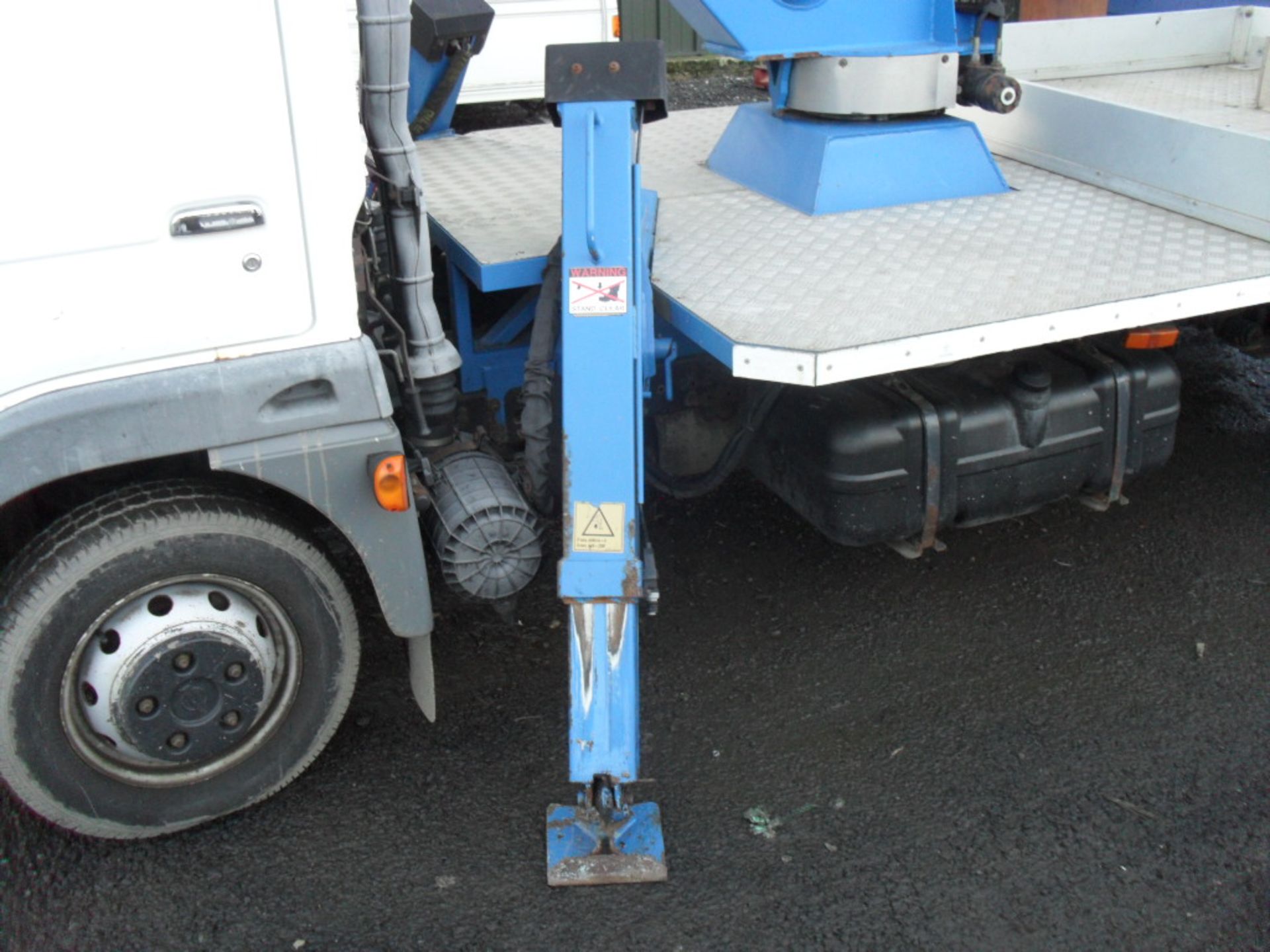 2004 /54 Nissan Cabstar mobile access platform with Oil And Steel 18 metre equipment. - Image 14 of 15