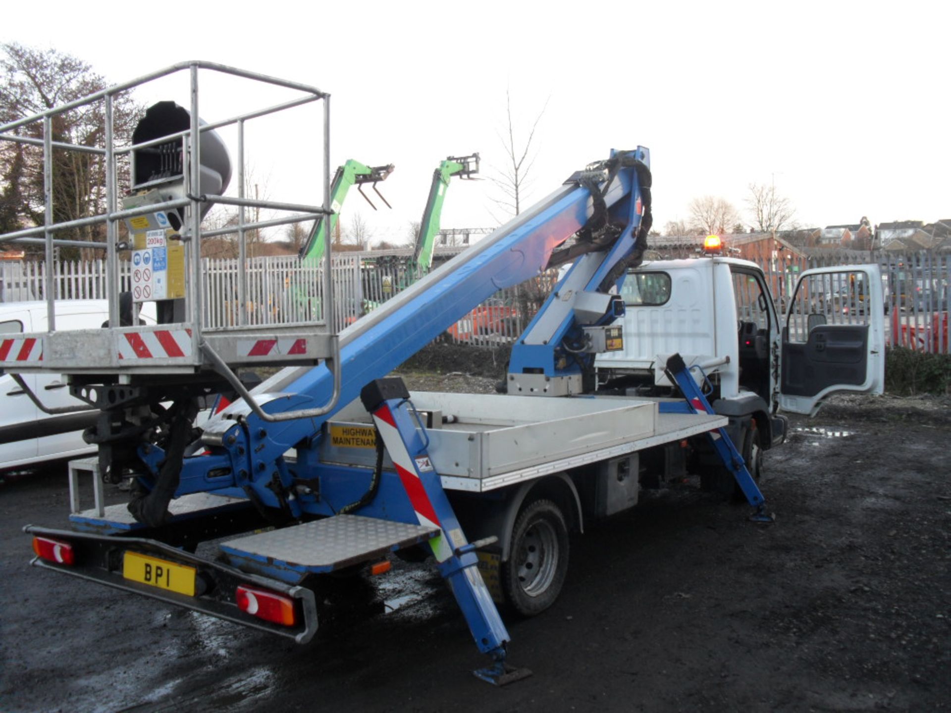 2004 /54 Nissan Cabstar mobile access platform with Oil And Steel 18 metre equipment. - Image 6 of 15