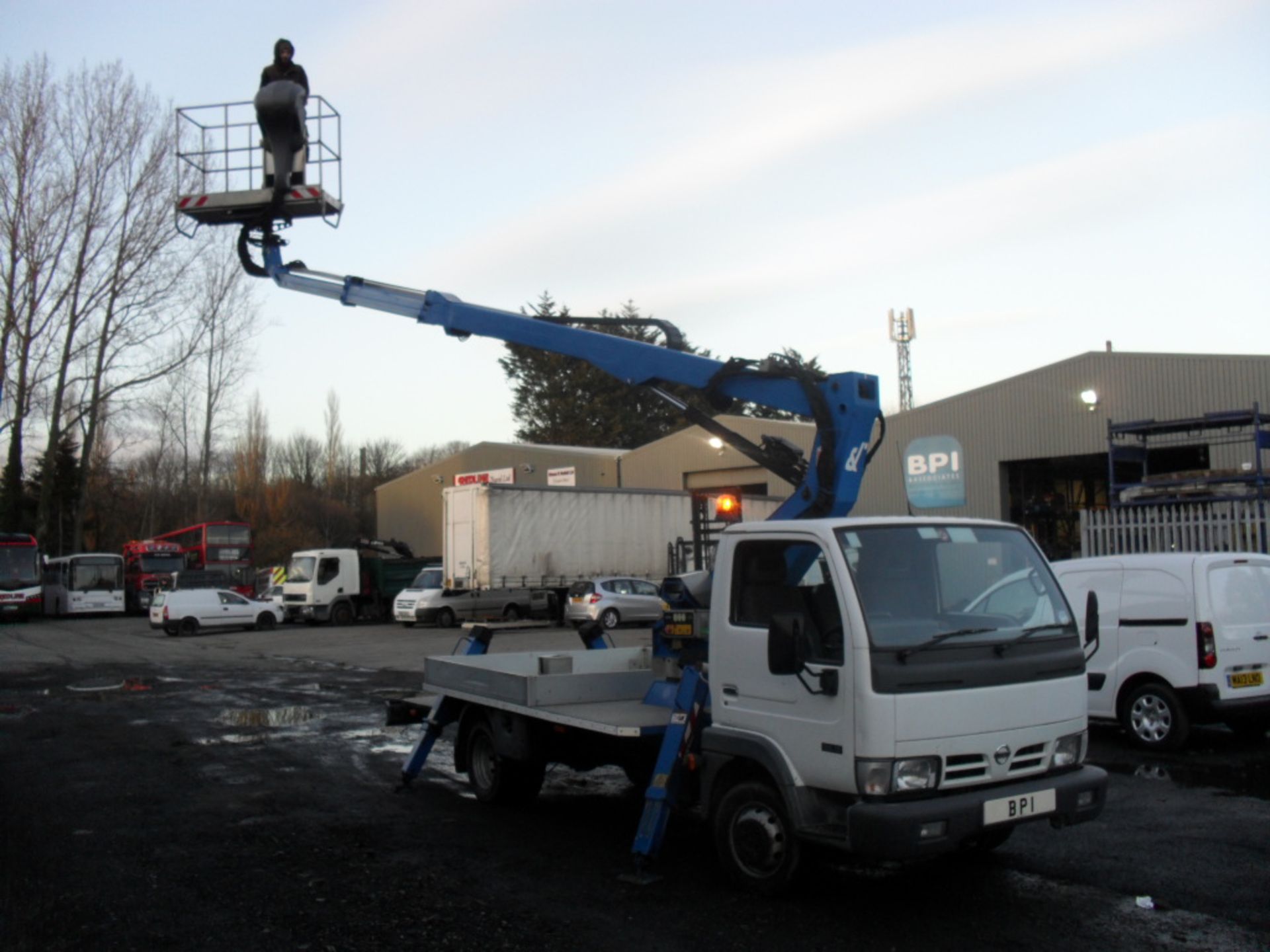 2004 /54 Nissan Cabstar mobile access platform with Oil And Steel 18 metre equipment. - Image 7 of 15