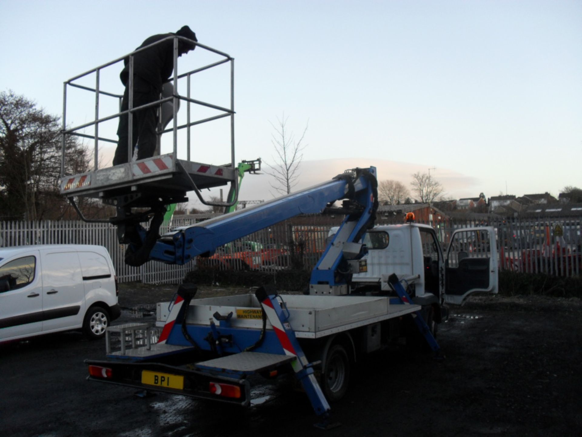 2004 /54 Nissan Cabstar mobile access platform with Oil And Steel 18 metre equipment. - Image 12 of 15