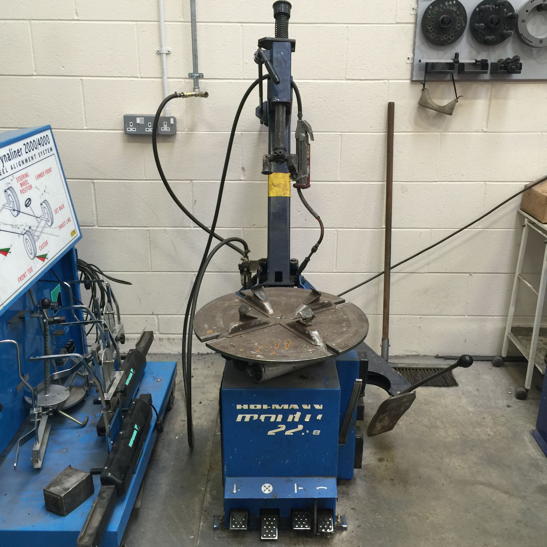 HOFMANN - Tyre removal machine, MONTY 22 se