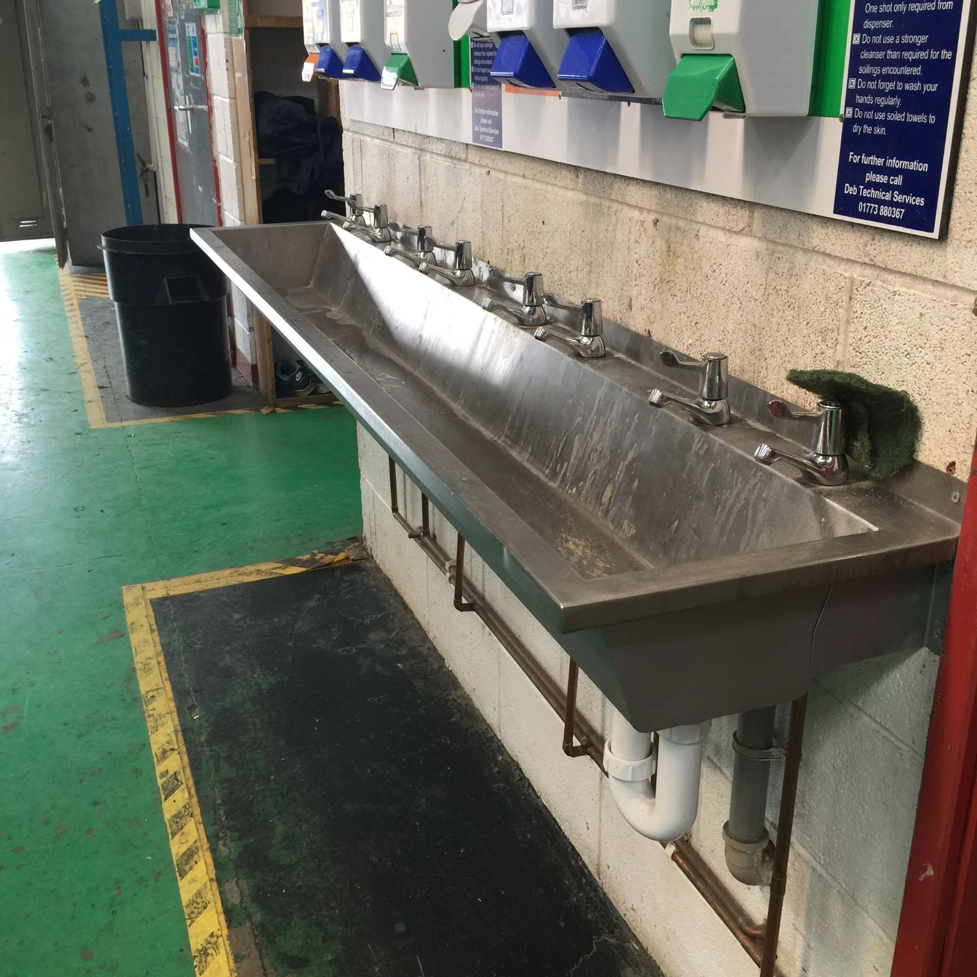 STAINLESS STEEL LONG SINK - MULTIPLE TAPS,