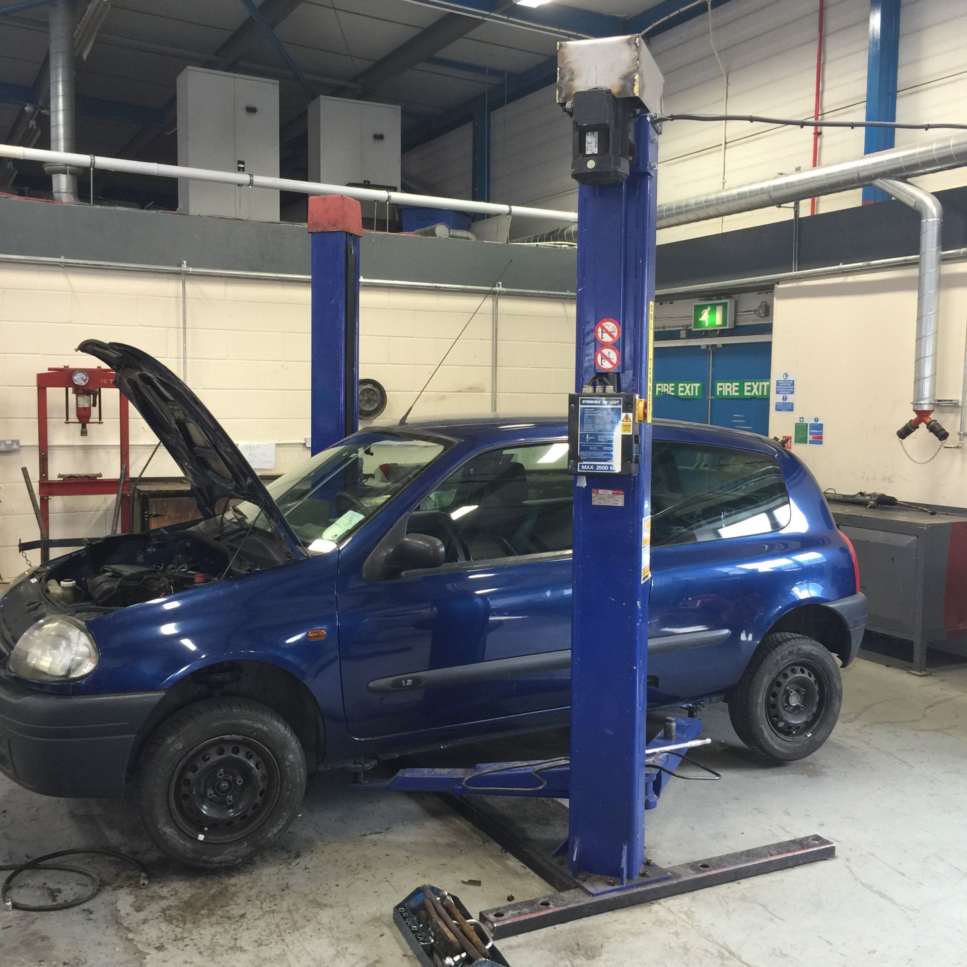 BRADBURY - 2 Post Vehicle Lift - 2.5 Tonne, Type - 2703