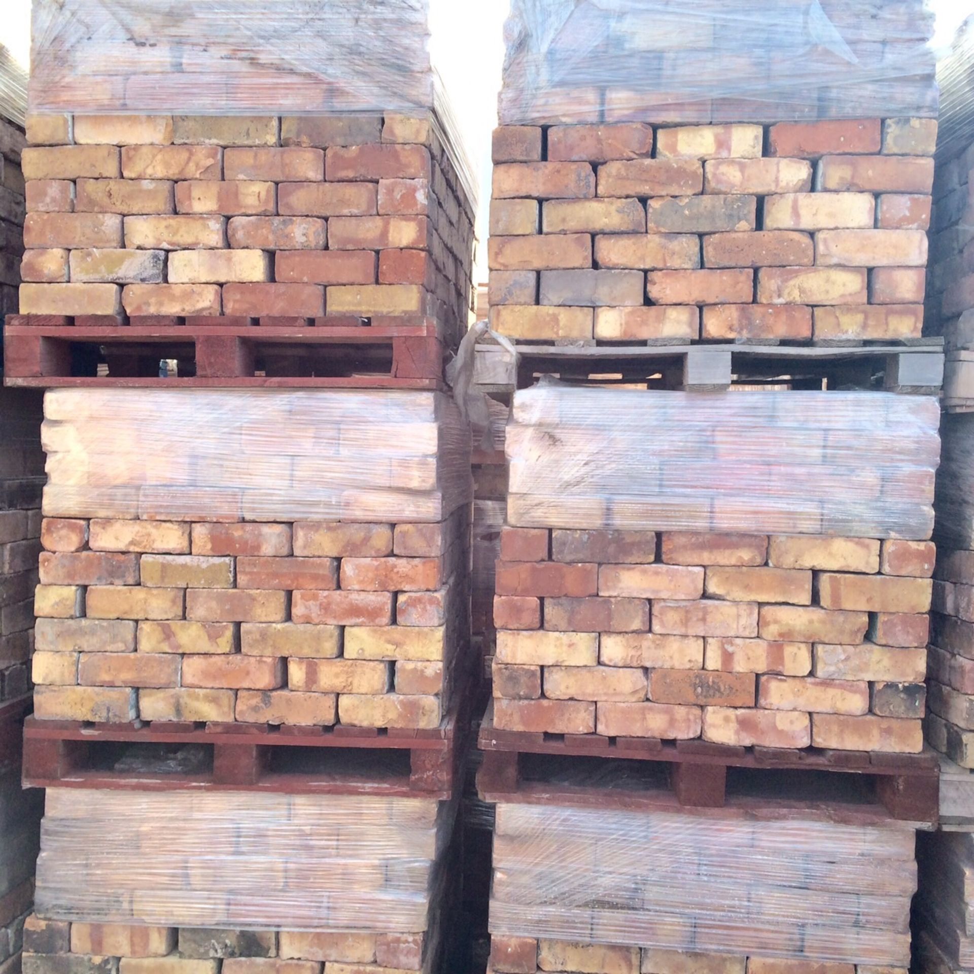 Job lot 18 packs 3 inch nominal hand made bricks, 416 per pallet total 7488 Bricks, good quality cle - Image 11 of 11