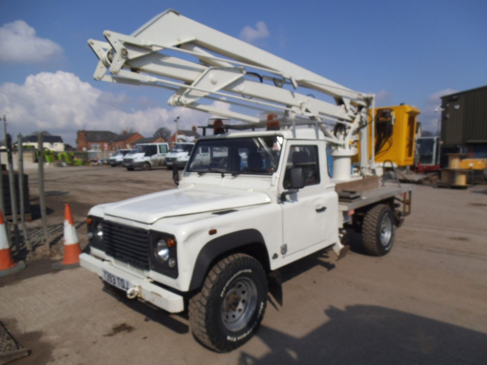 Landrover Defender 110 Mobile Access Platform, Reg No. Y393 TOJ, First Registered: 01/03/01, Test Ex - Image 2 of 6