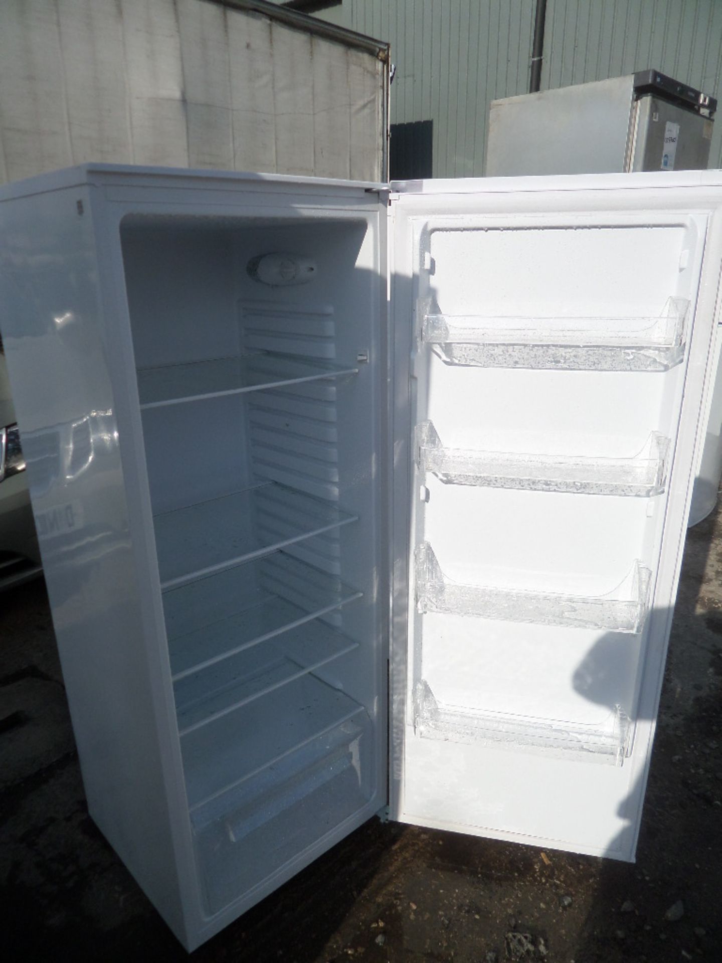 FRIDGEMASTER MTL55249 {016962} FRIDGE  240v 13amp connection - Dimensions are 57cm high/55cmwide/58c - Image 2 of 2