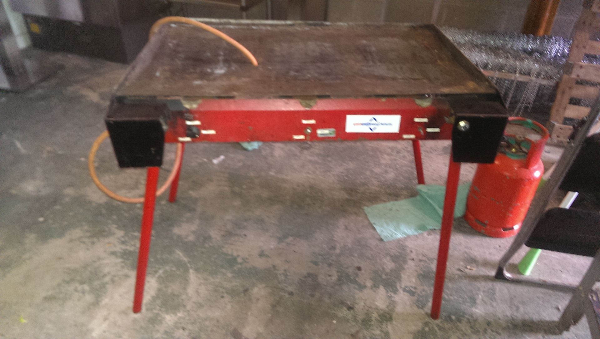 Gas Griddle / BBQ With Folding Legs