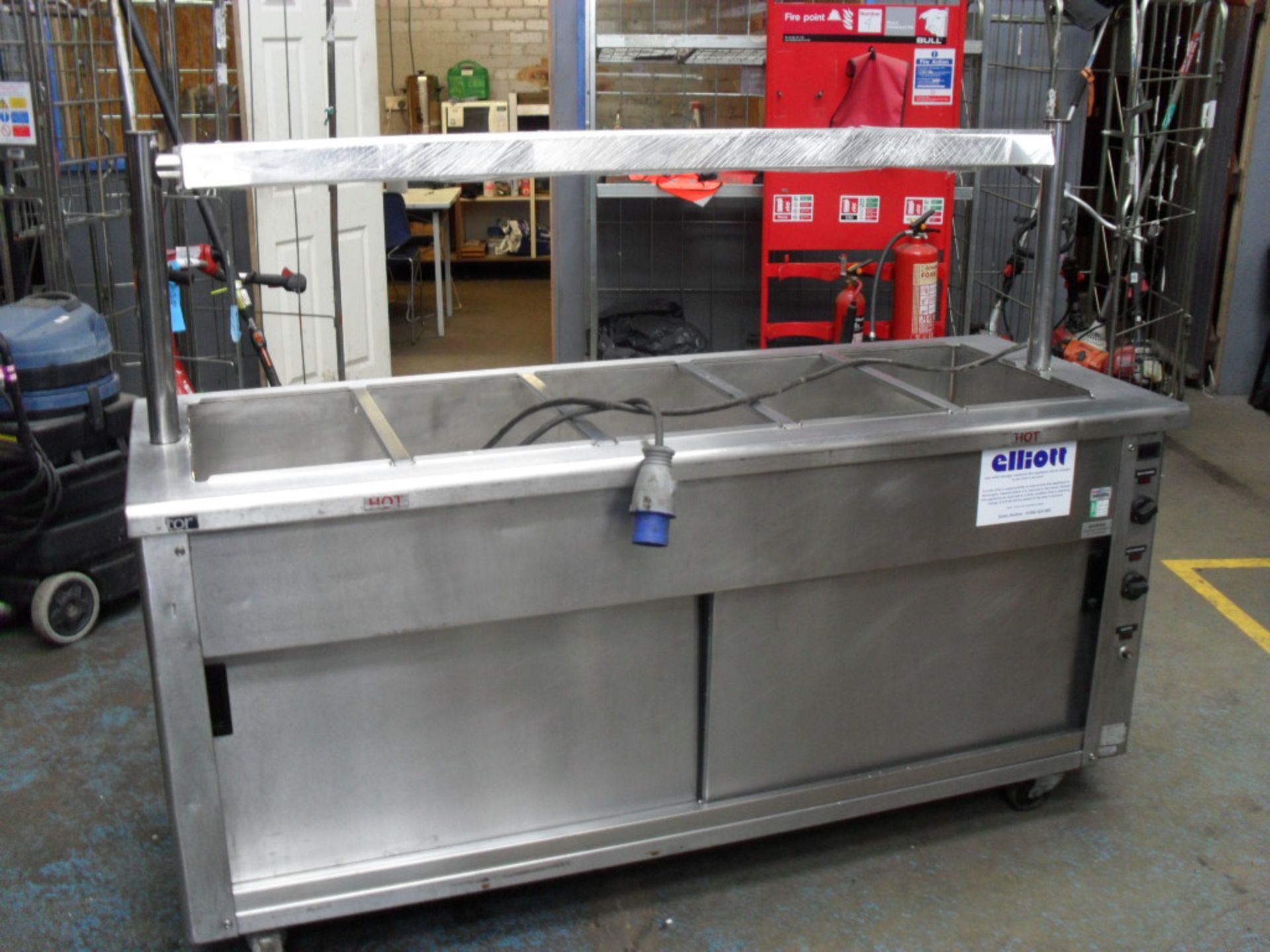 VICTOR CARIB 2.319Q {025945} Hot 5 Gastronome Serving Gantry with Hot Under Storage 240v 32amp socke - Image 4 of 5