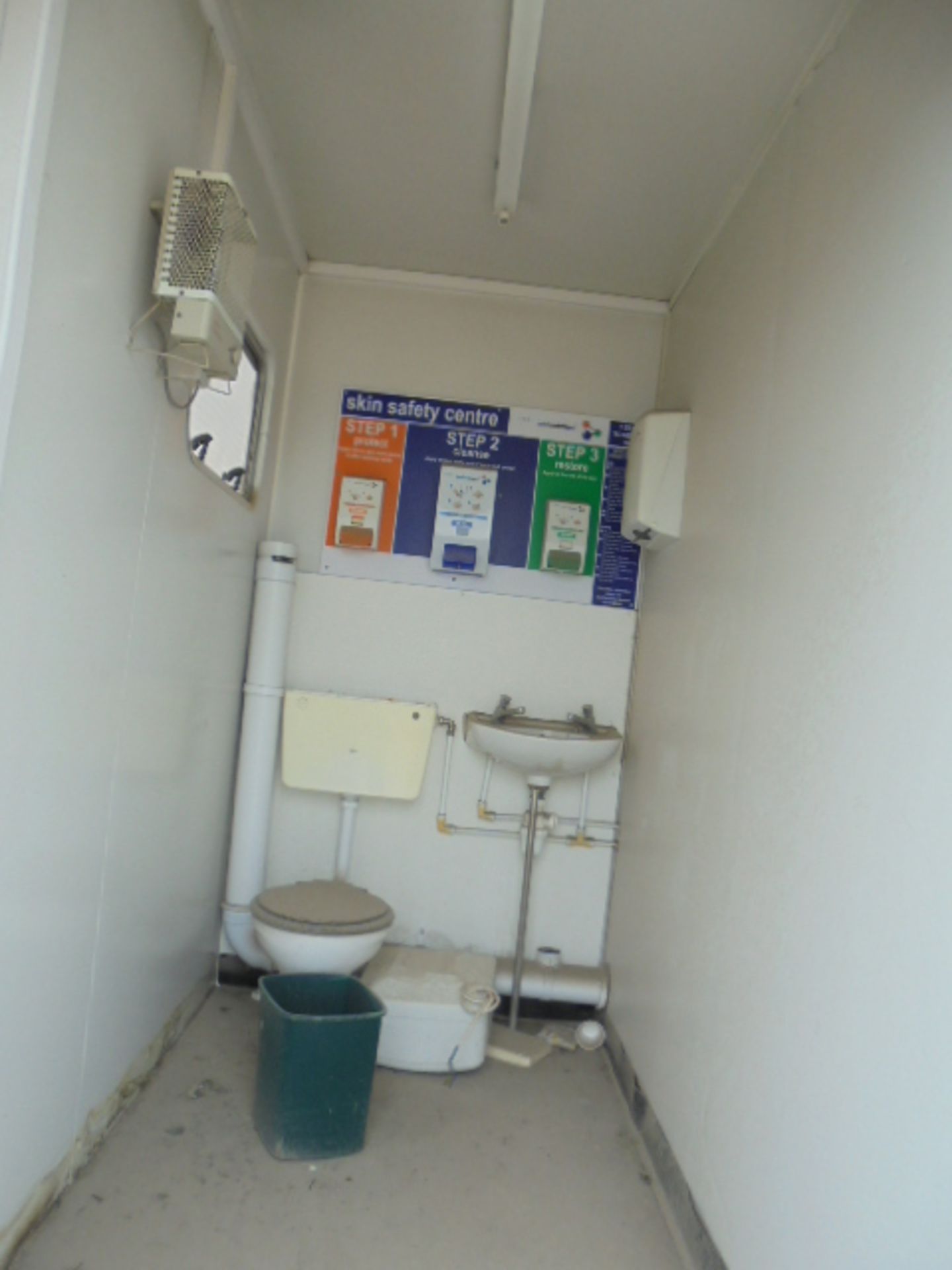 E31123 12ft x 9ft Anti Vandal Toilet Block - Image 9 of 9