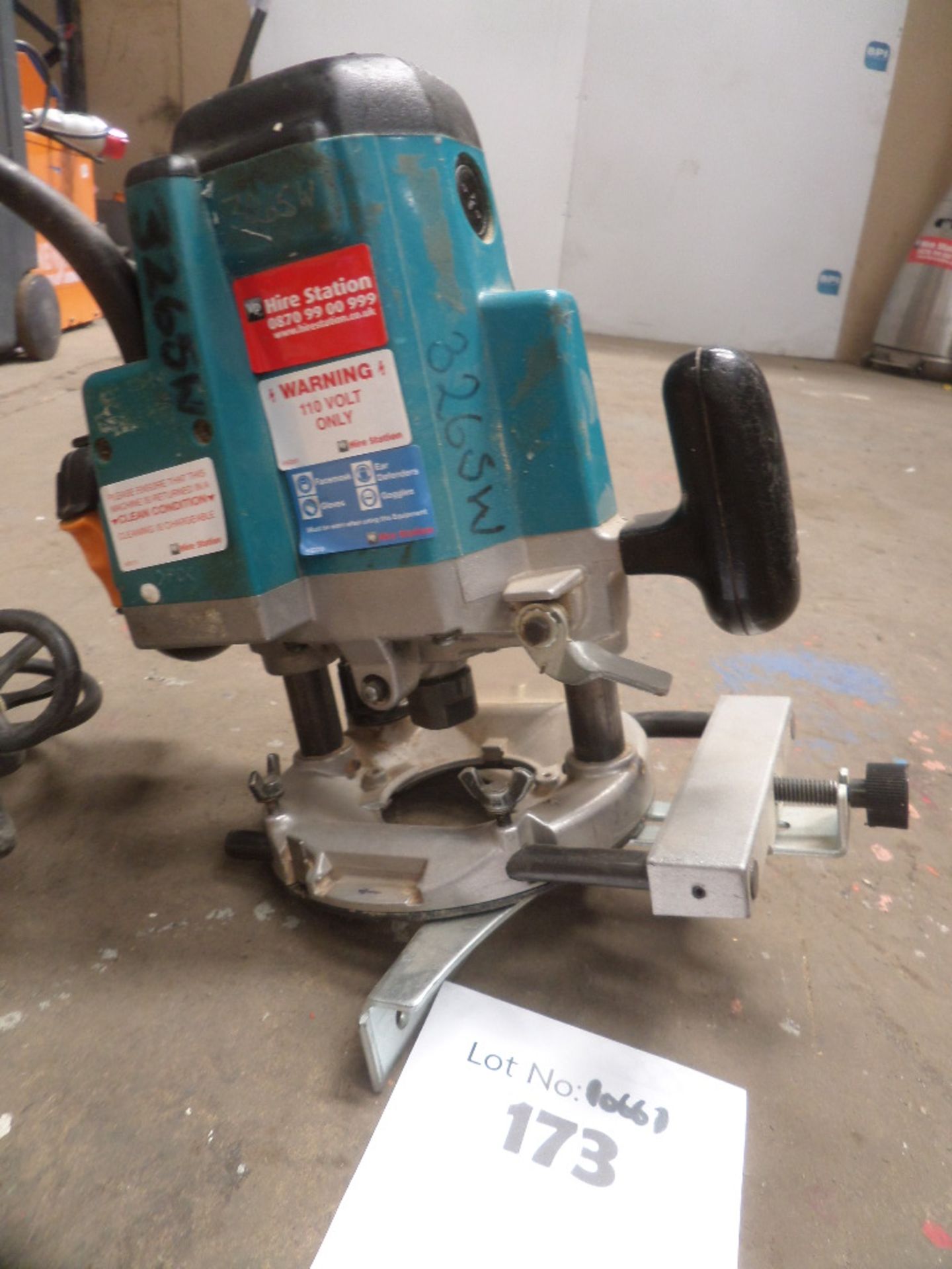 MAKITA 3612 {032200} ROUTER 6-13MM COLLET 110v 16amp connection - power there and appears to be work