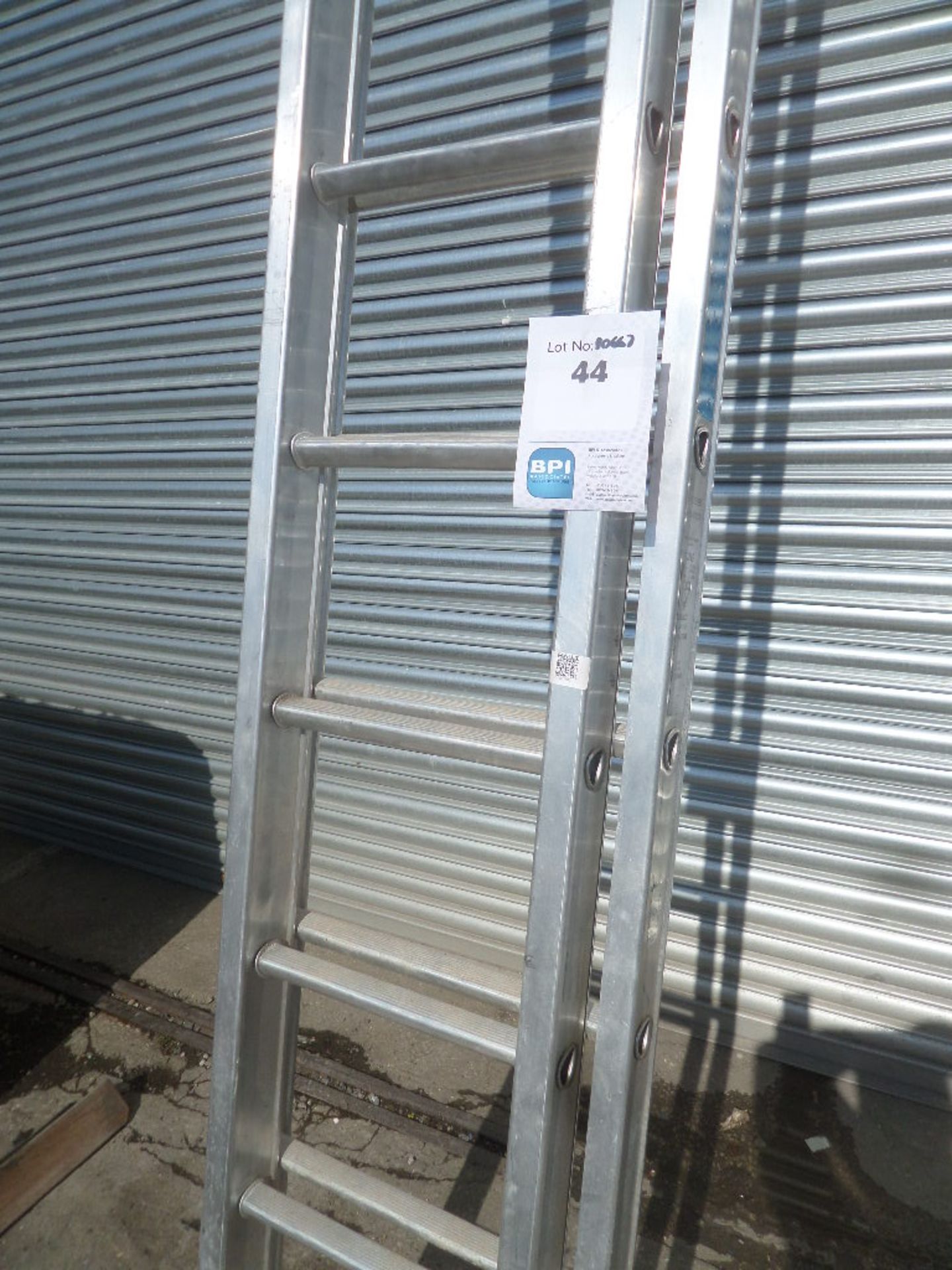 UNKNOWN  {027503} LADDER DOUBLE PUSH UP - 4.8M Tested and are in good working order - Image 2 of 2