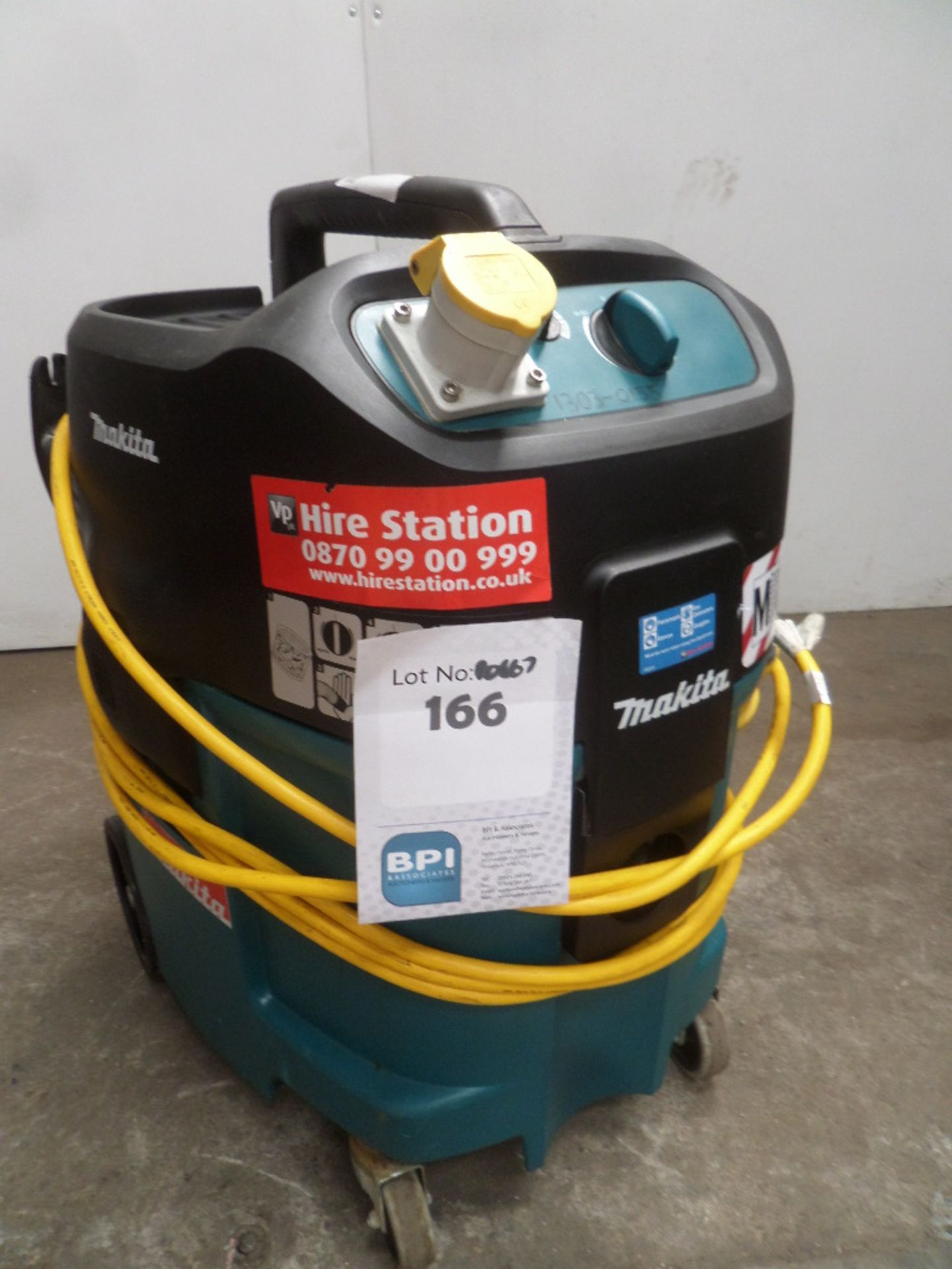 MAKITA 447M {027089}  DUST EXTRACTION UNIT 110v 32amp connection - Power there is working well - req