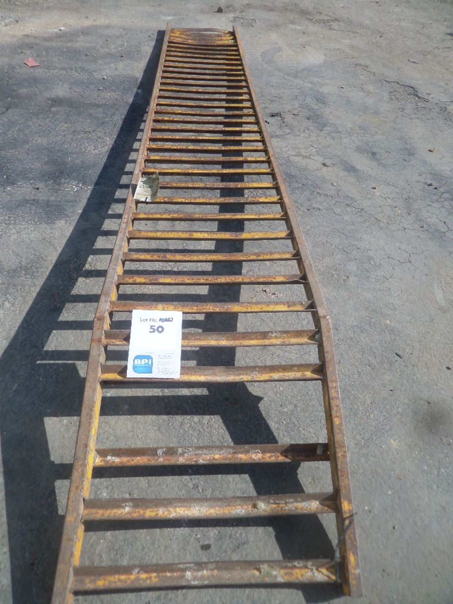 UNKNOWN  {028014} SKIP LOADING RAMP 50cm wide x 350cm length - Looks ok just general wear and tear.