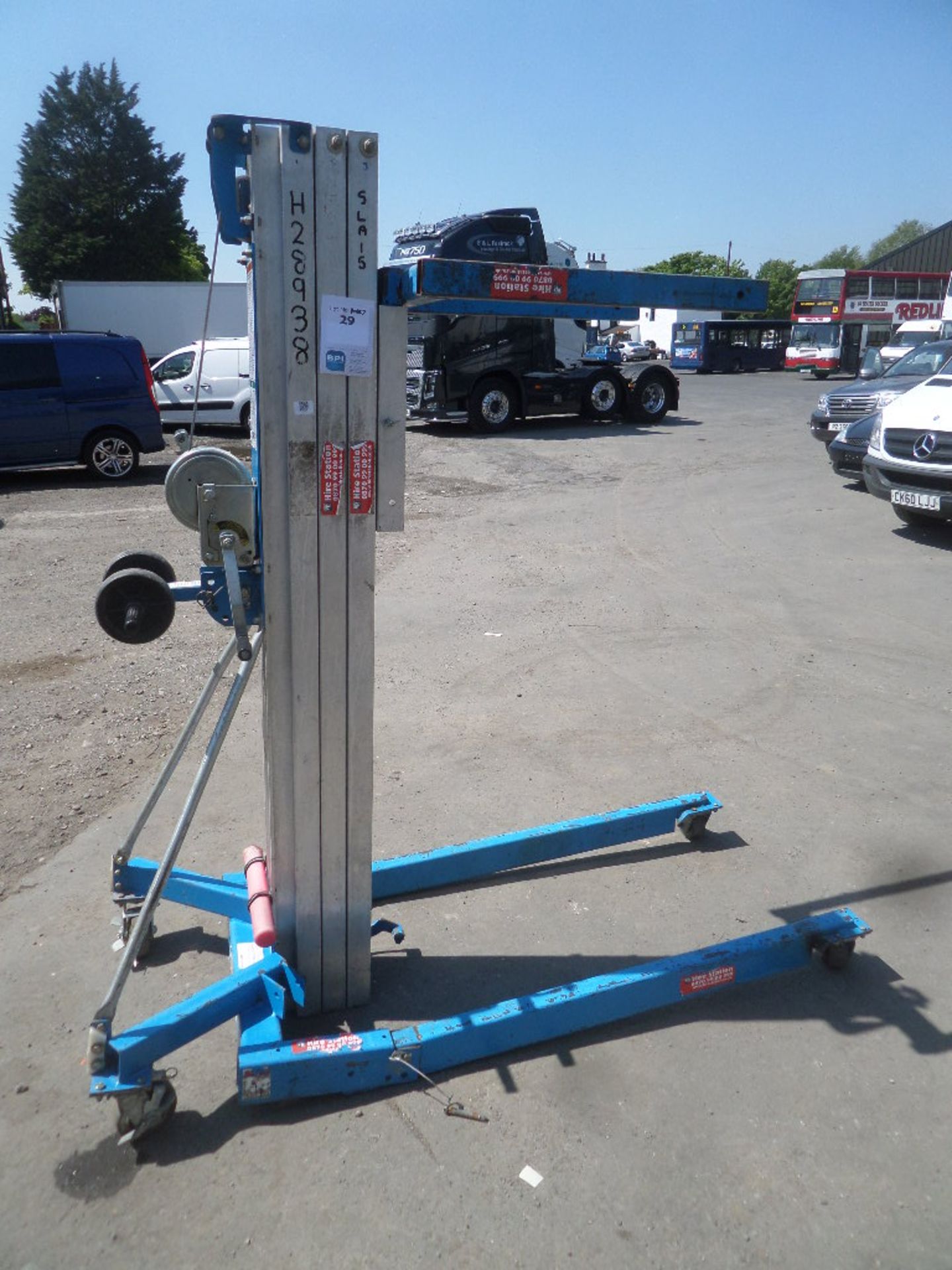 GENIE SUPERLIFT ADVANTAGE SLA 15 {027276} 363KG LIFTER/STACKER MANUAL Max load it can carry is 363kg