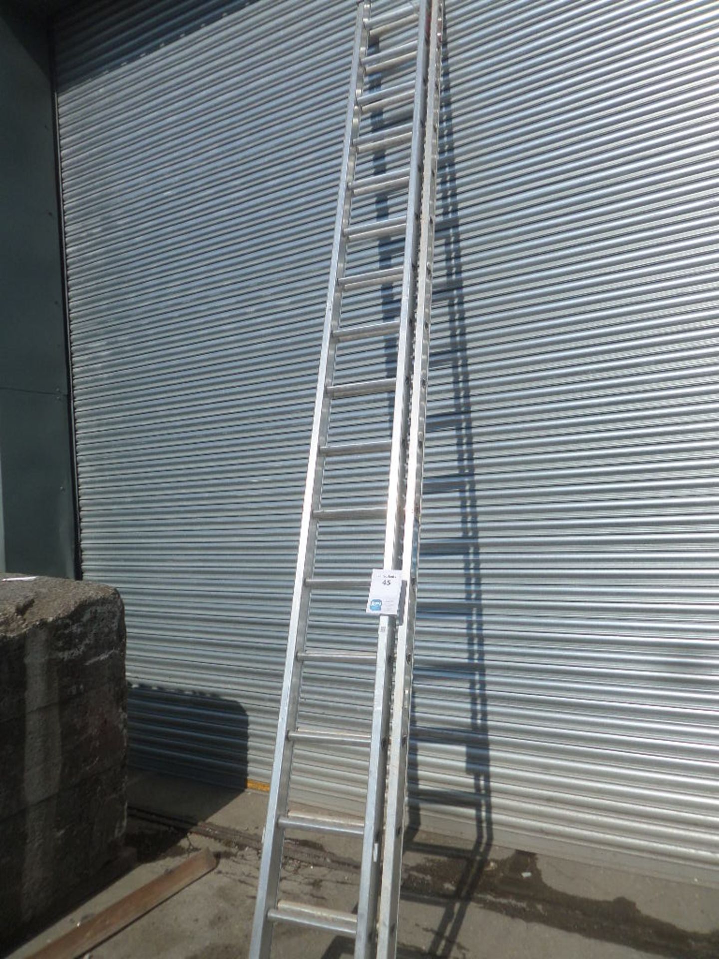 UNKNOWN  {027504} LADDER DOUBLE PUSH UP - 4.8M Tested and are working well.