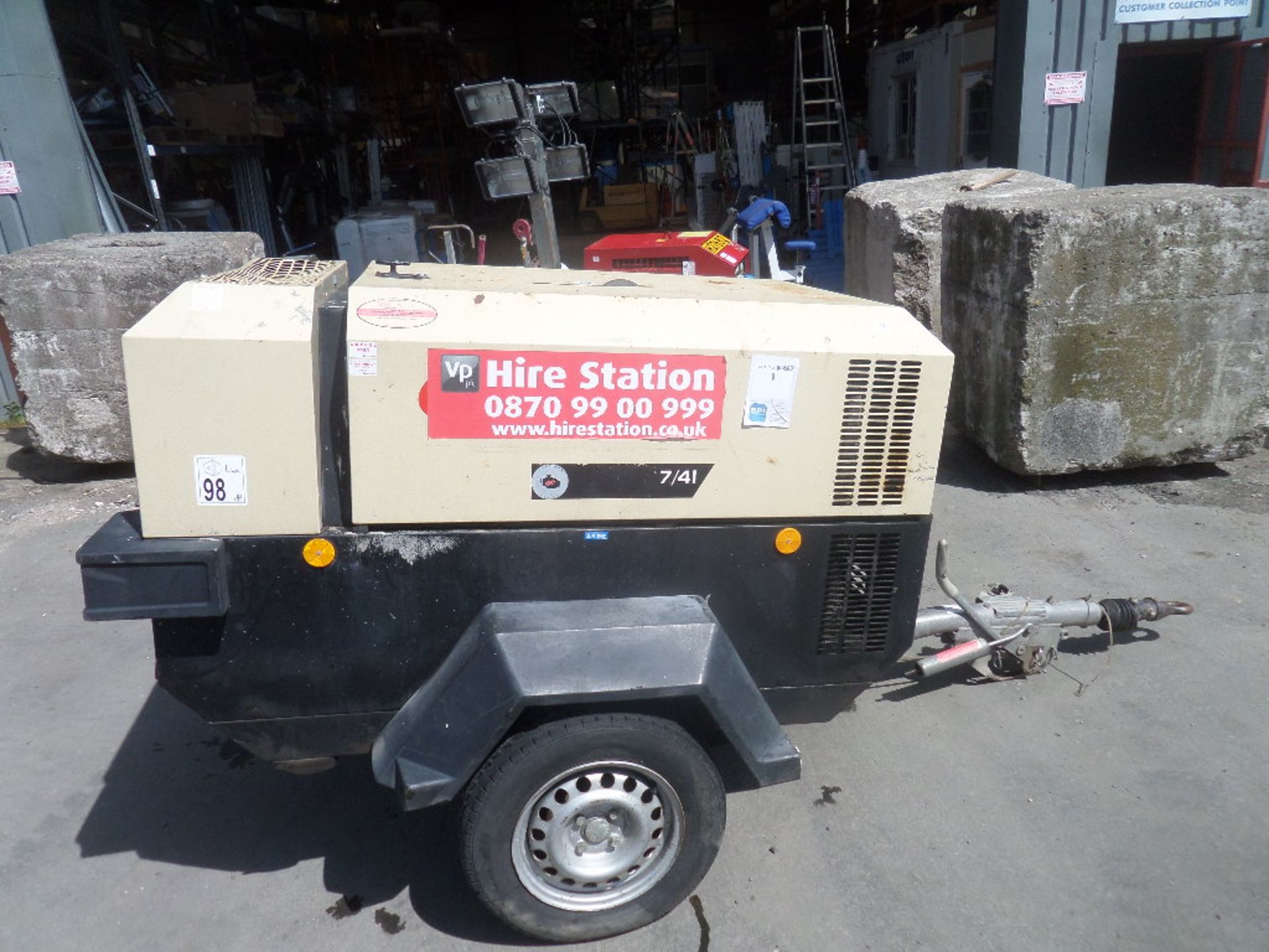 DOOSAN/INGERSOLL RAND 7/41 {028273} TOWABLE TWIN TOOL DIESEL COMPRESSOR 4 cylinder diesel engine - 7