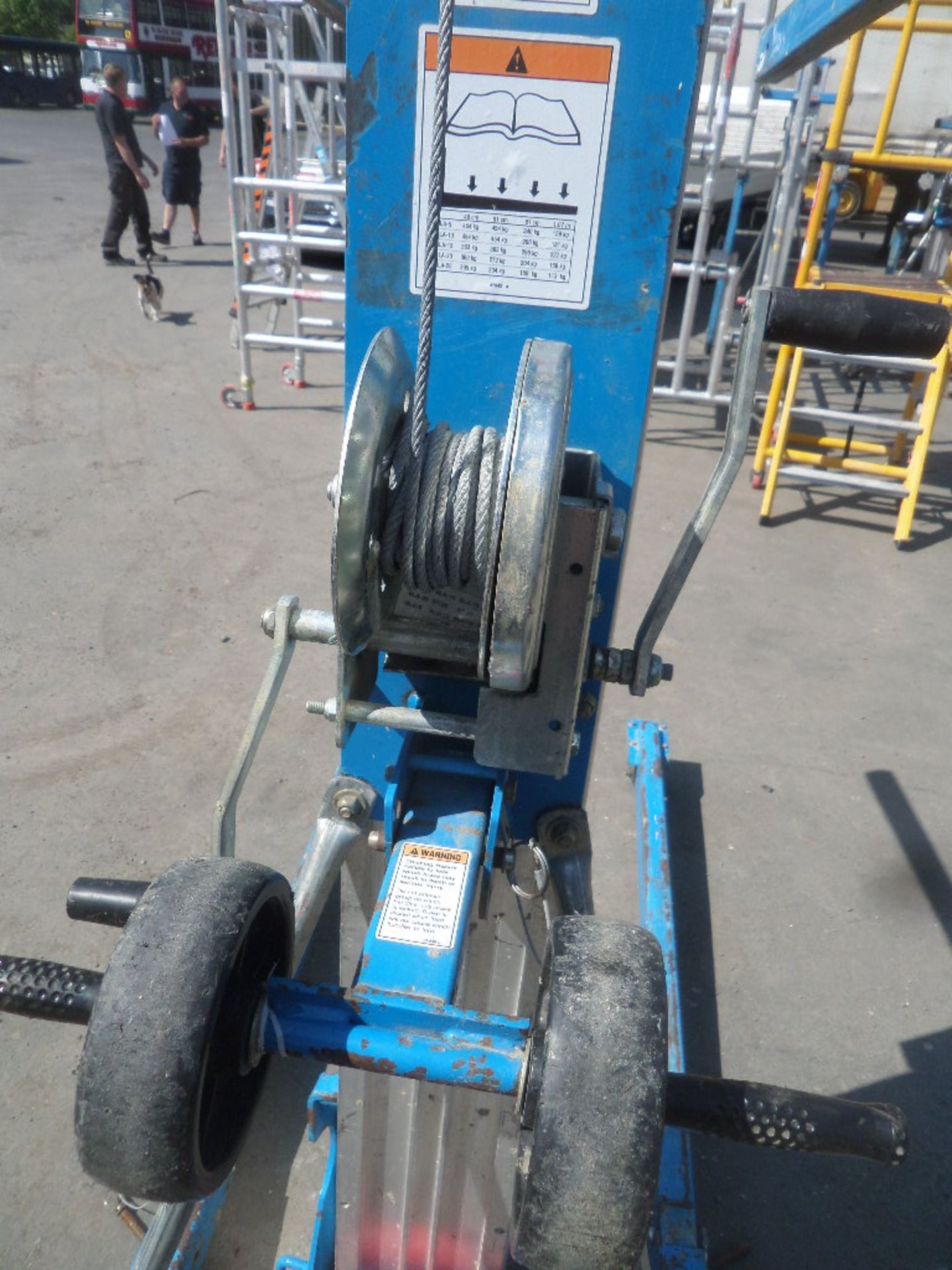 GENIE SUPERLIFT ADVANTAGE SLA 15 {027273} 363KG LIFTER/STACKER MANUAL Max load it can carry is 363kg - Image 3 of 4