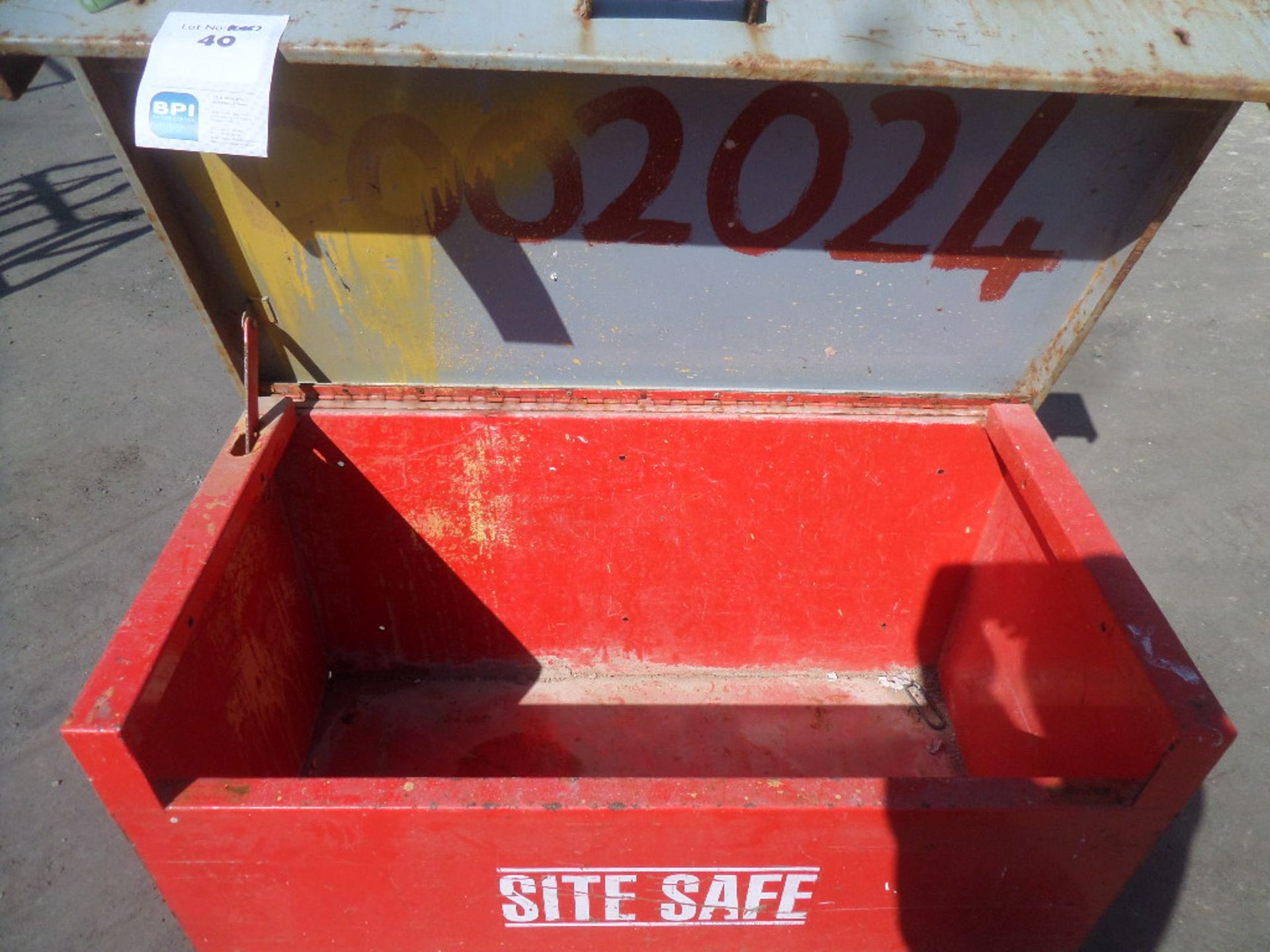 SITE SAFE  {028096} TOOL VAULT - SMALL 4X2X2 Appears to be working fine - general wear and tear also - Image 3 of 3