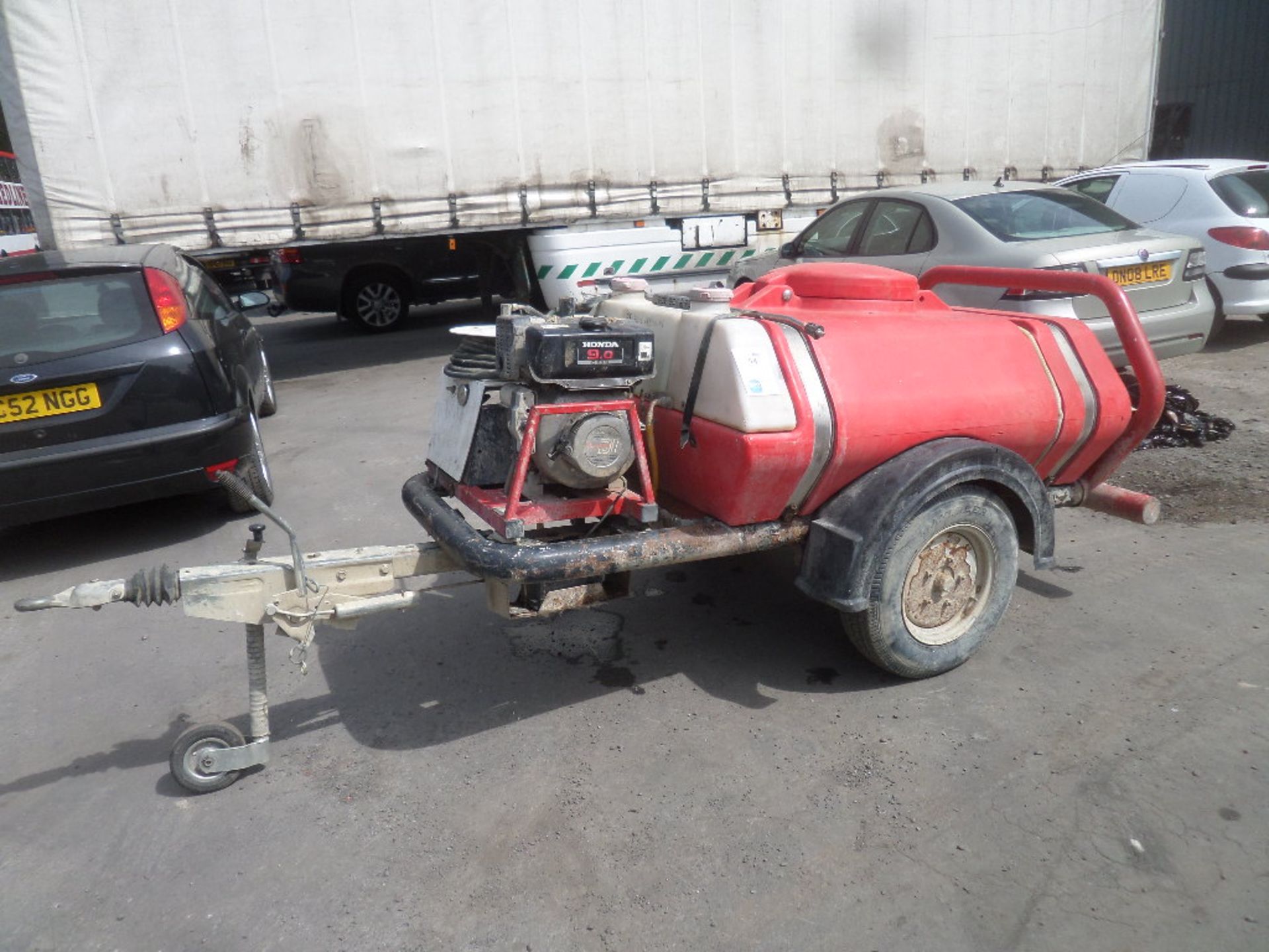 UNKNOWN  {026720} DIESEL PRESSURE WASHER AND BOWSER - TOWABLE Powered by Honda GD410 engine - starts