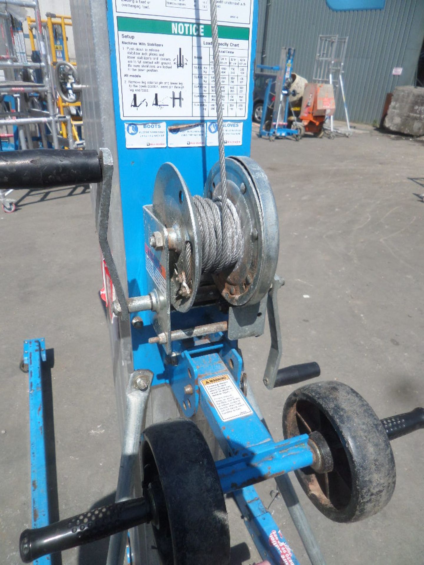 GENIE SUPERLIFT ADVANTAGE SLA 15 {027276} 363KG LIFTER/STACKER MANUAL Max load it can carry is 363kg - Image 3 of 4