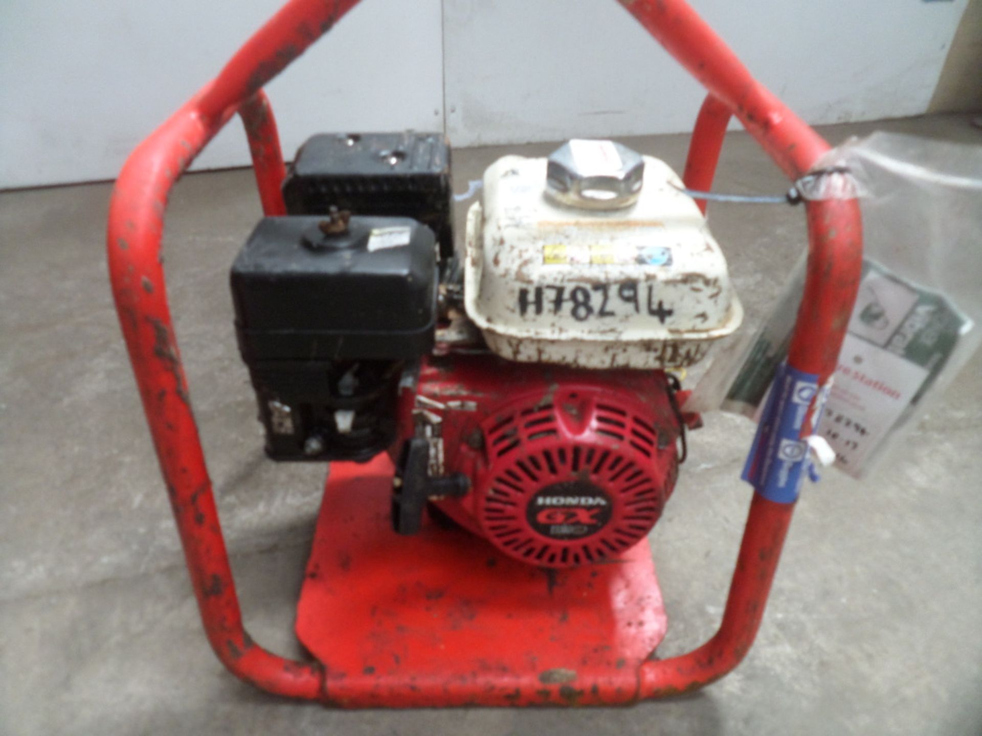 HONDA  {027716} POKER CONCRETE DRIVE UNIT Petrol powered by Honda GX120 engine and is working fine - - Image 2 of 2