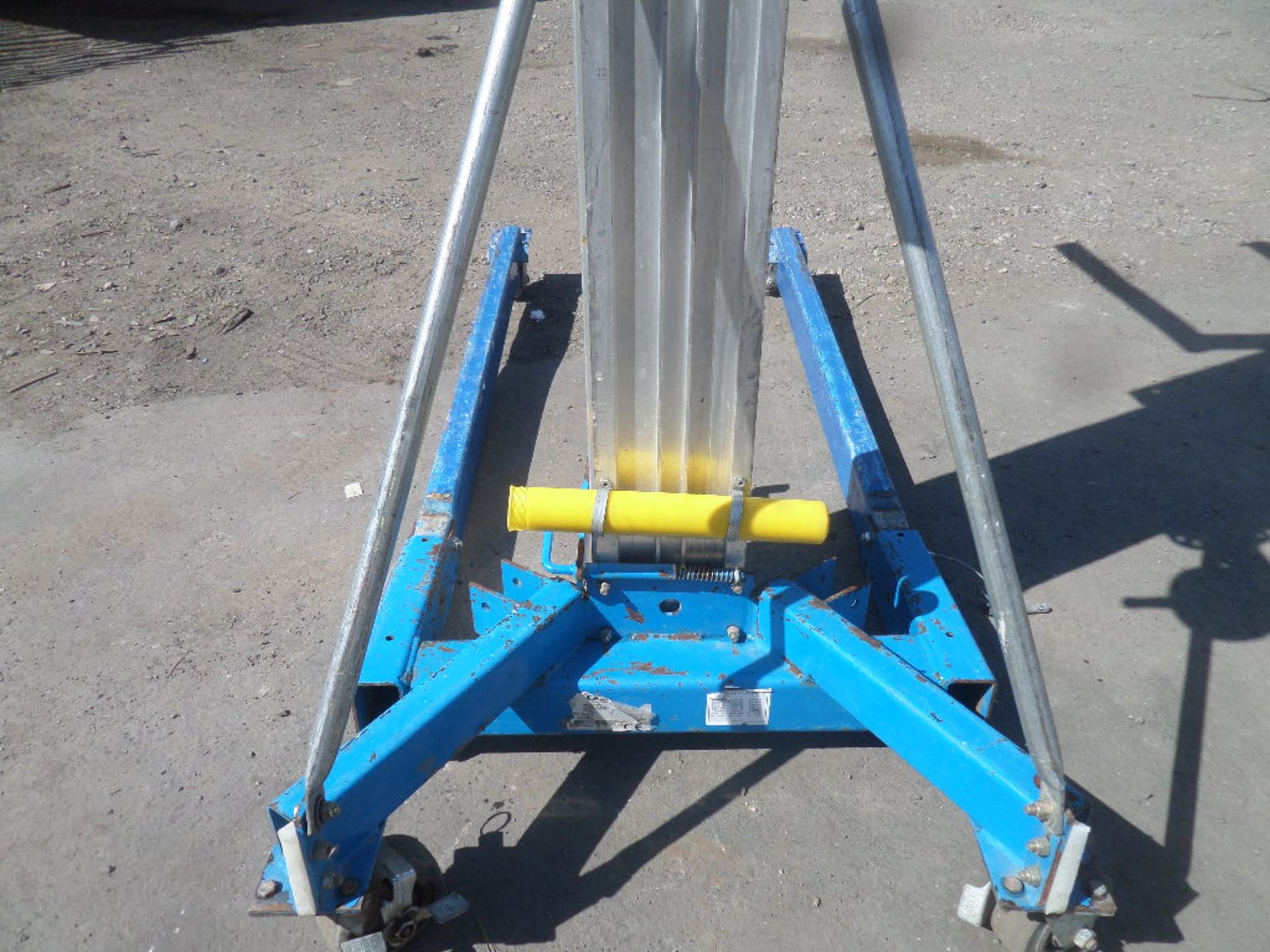 GENIE SUPERLIFT ADVANTAGE SLA 15 {027268} 363KG LIFTER/STACKER MANUAL Max load it can carry is 363kg - Image 2 of 4